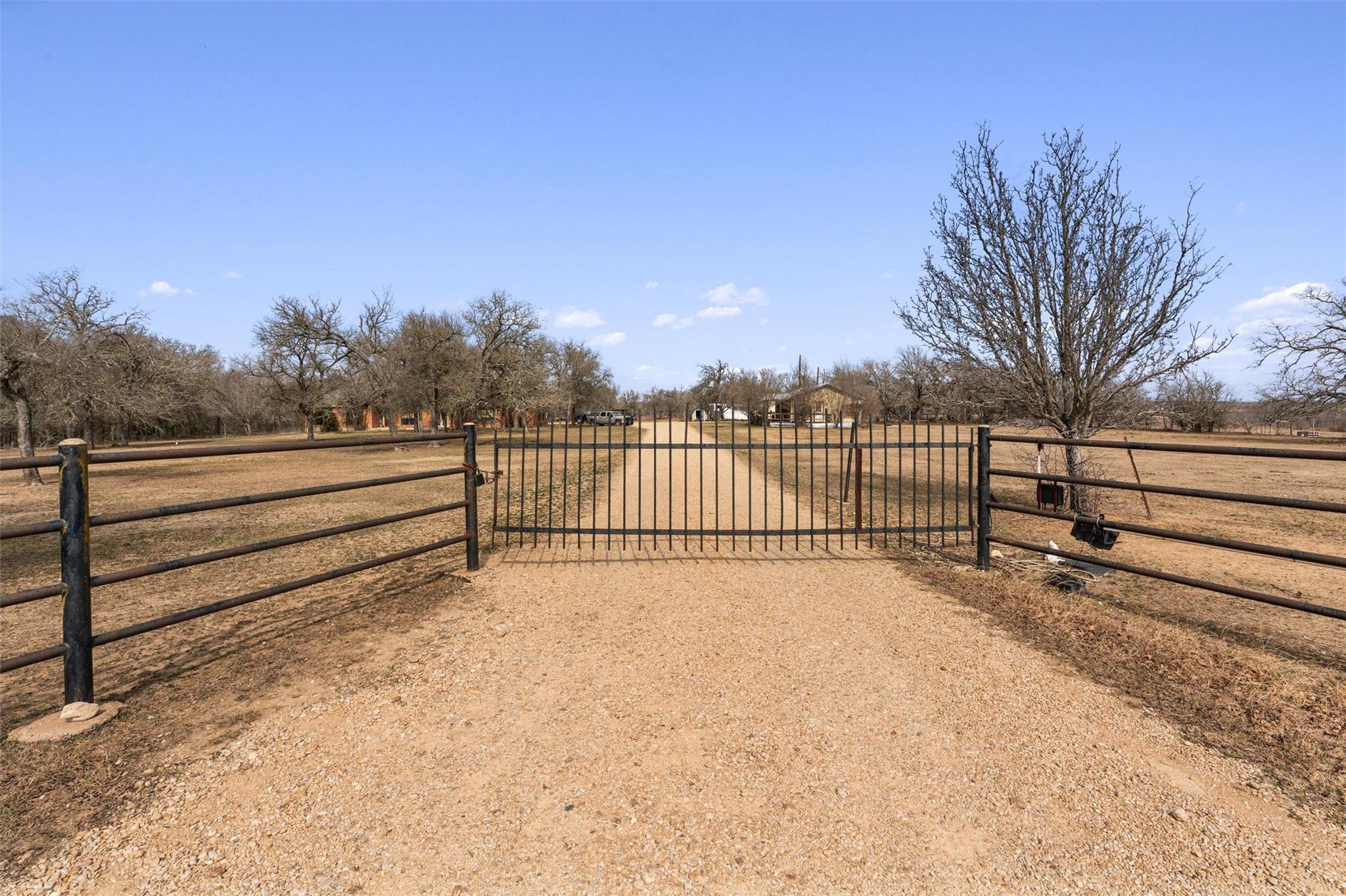 173 County Road 458A, Thorndale, TX 76577