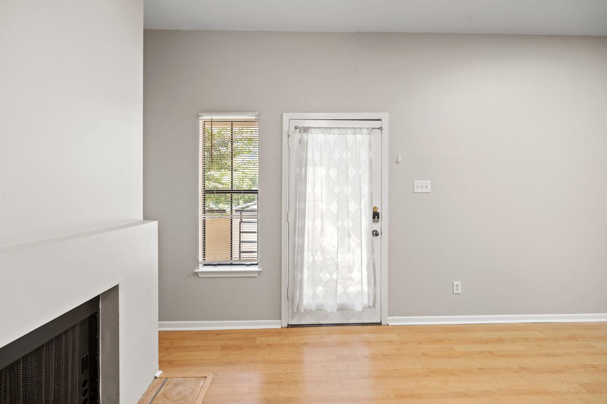 712 GRAHAM Pl # 302, Austin, TX 78705