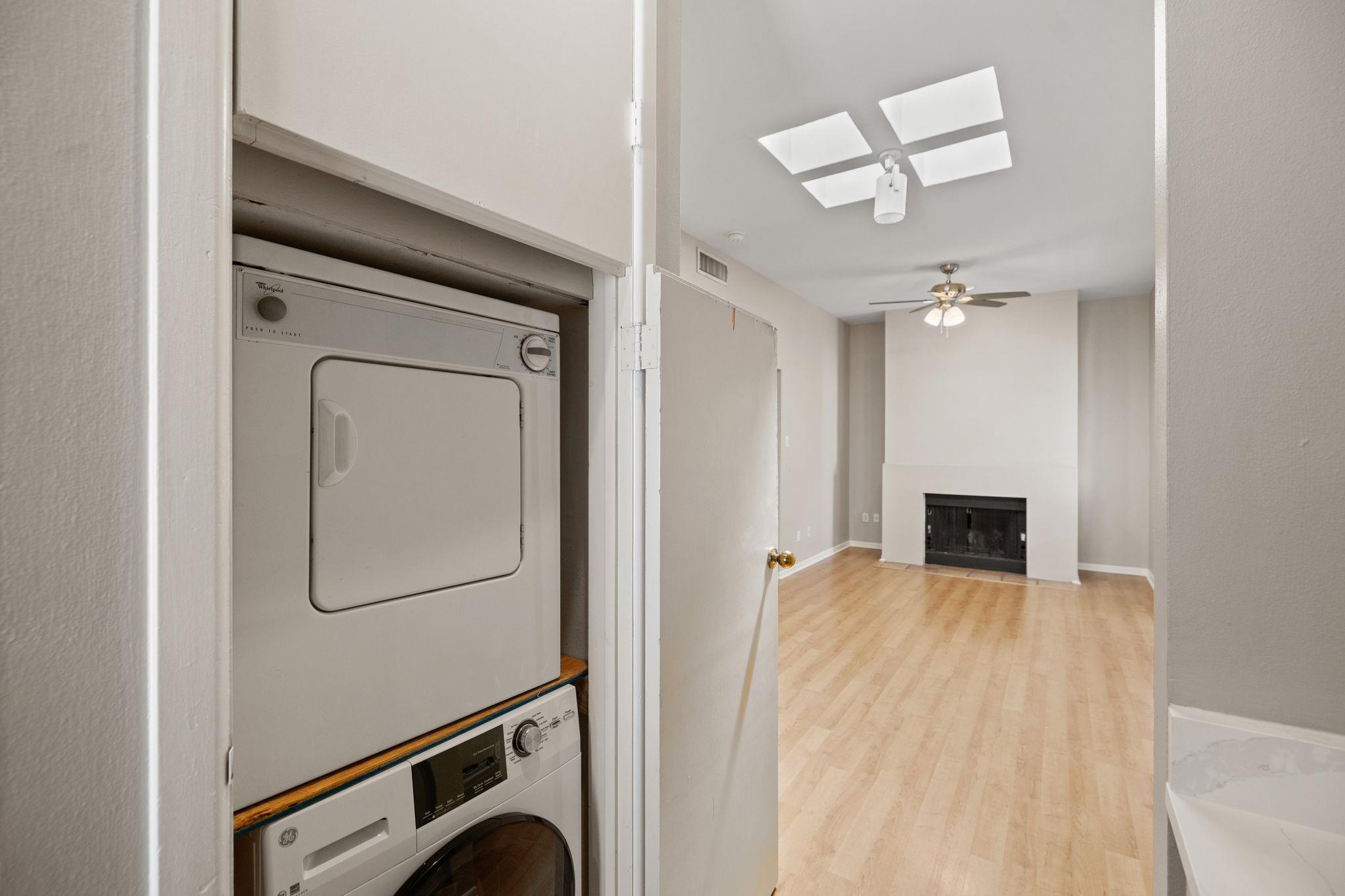 712 GRAHAM Pl # 302, Austin, TX 78705