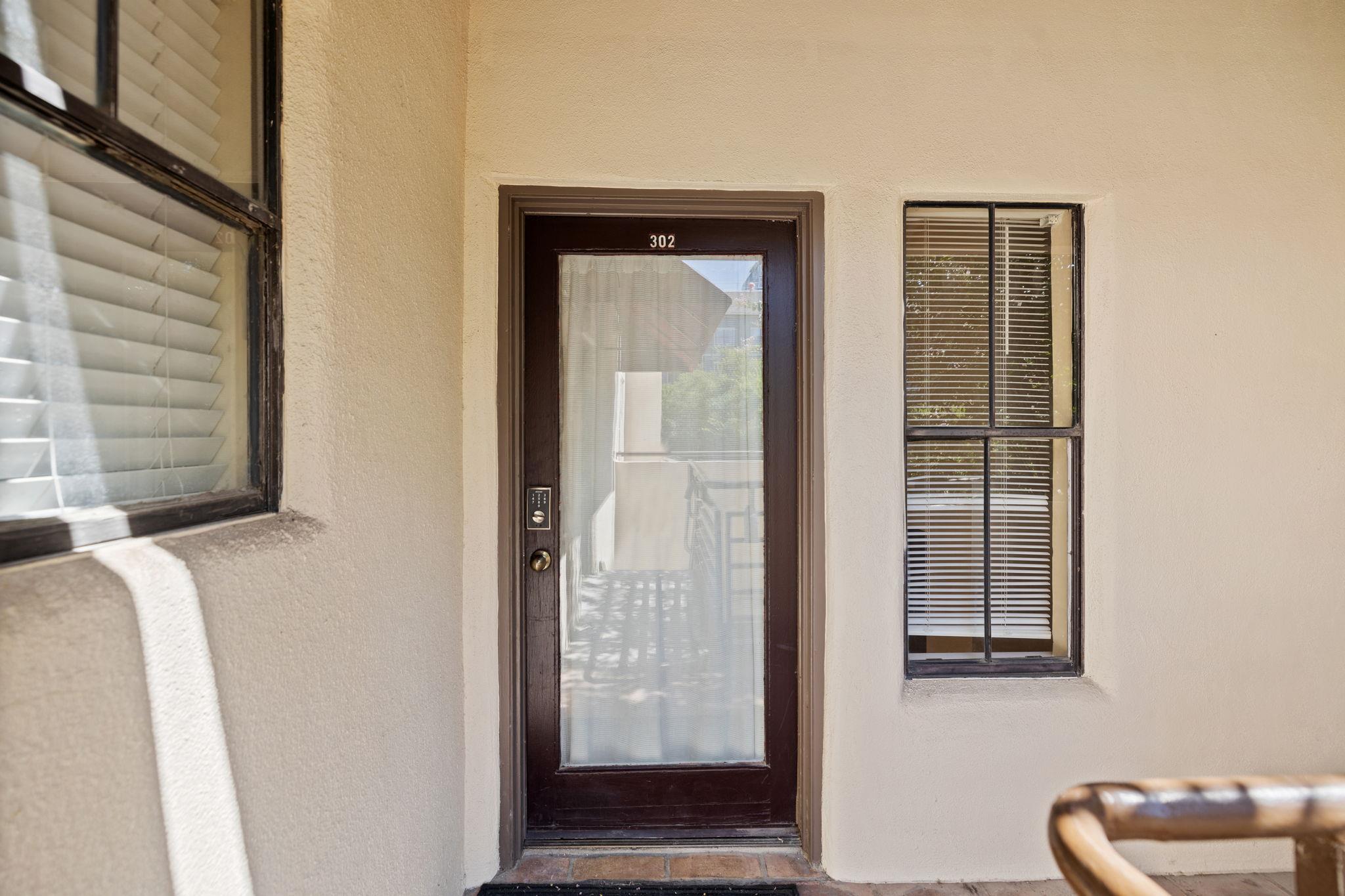 712 GRAHAM Pl # 302, Austin, TX 78705