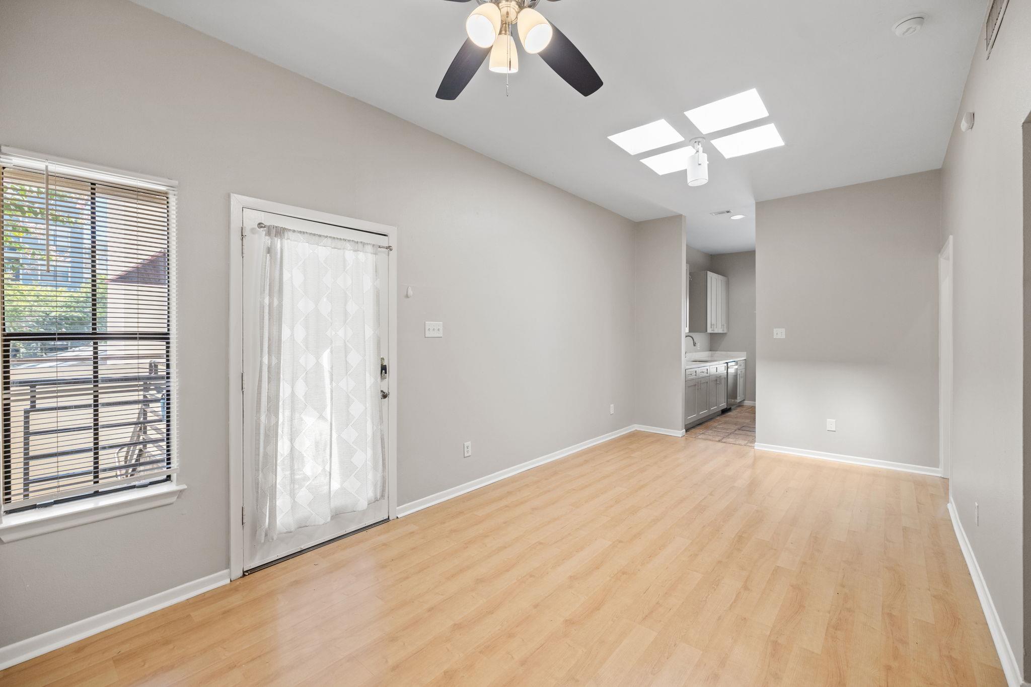 712 GRAHAM Pl # 302, Austin, TX 78705