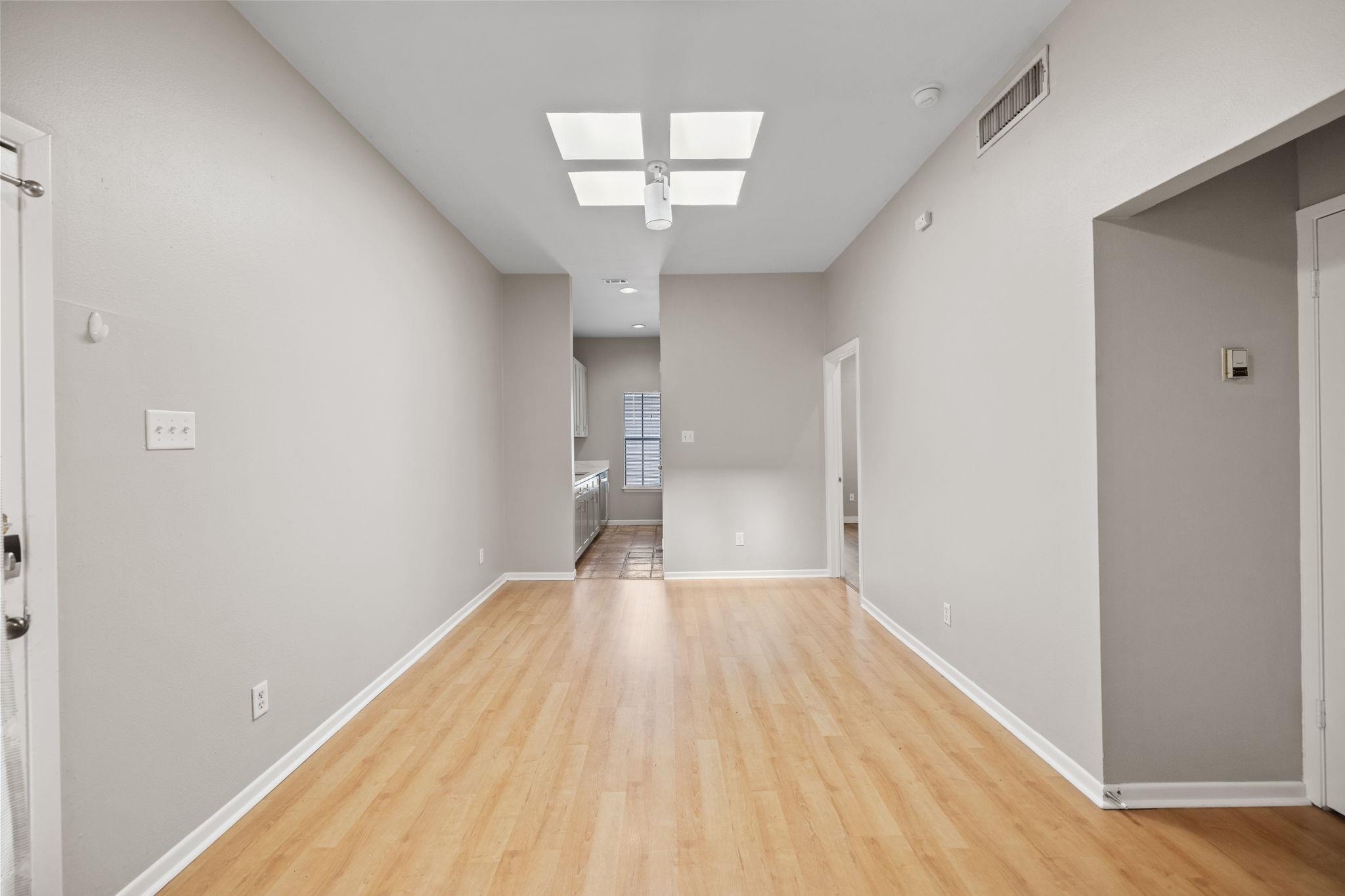 712 GRAHAM Pl # 302, Austin, TX 78705