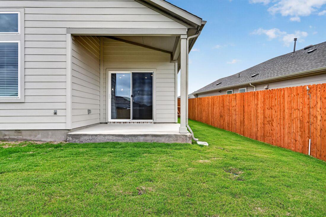 206 Childress St, Hutto, TX 78634