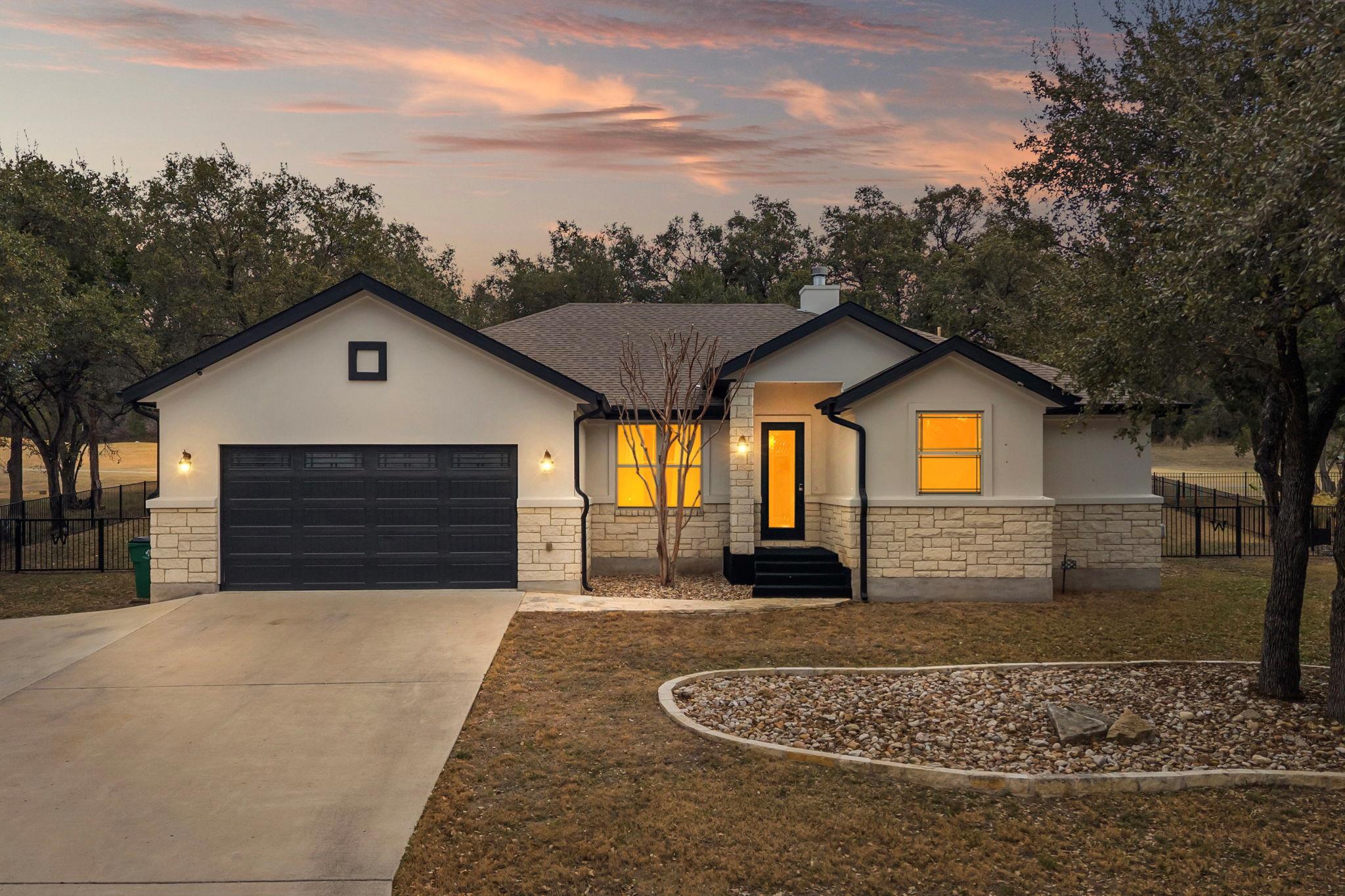 416 Venture Blvd S, Point Venture, TX 78645