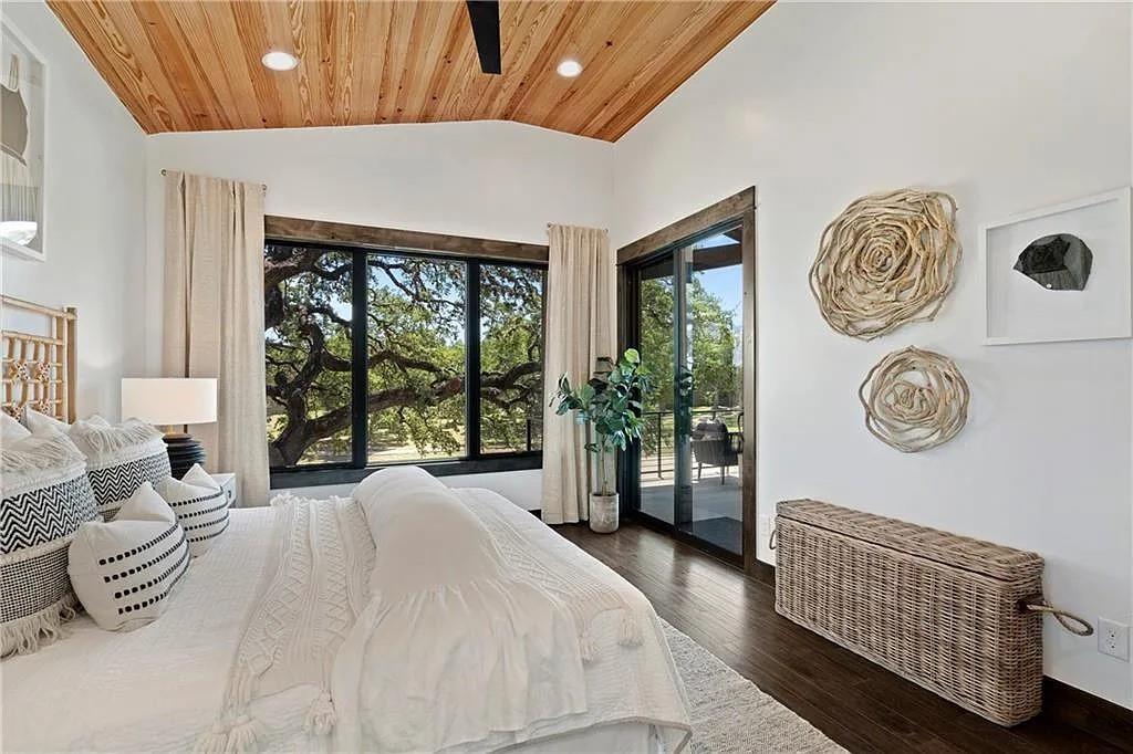 19213 Lost Tree Blvd, Spicewood, TX 78669