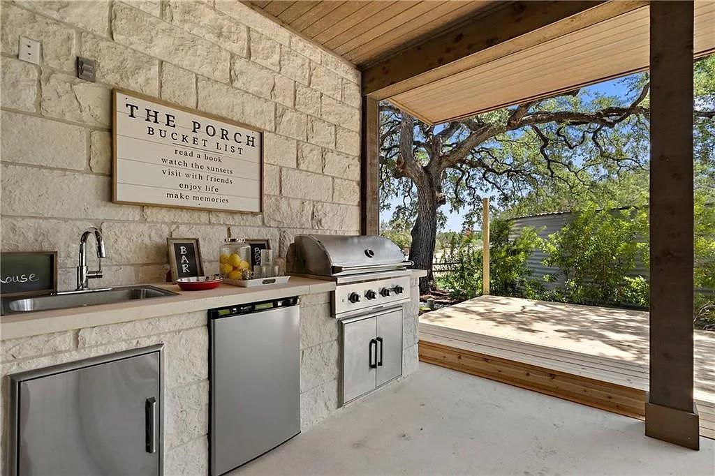 19213 Lost Tree Blvd, Spicewood, TX 78669