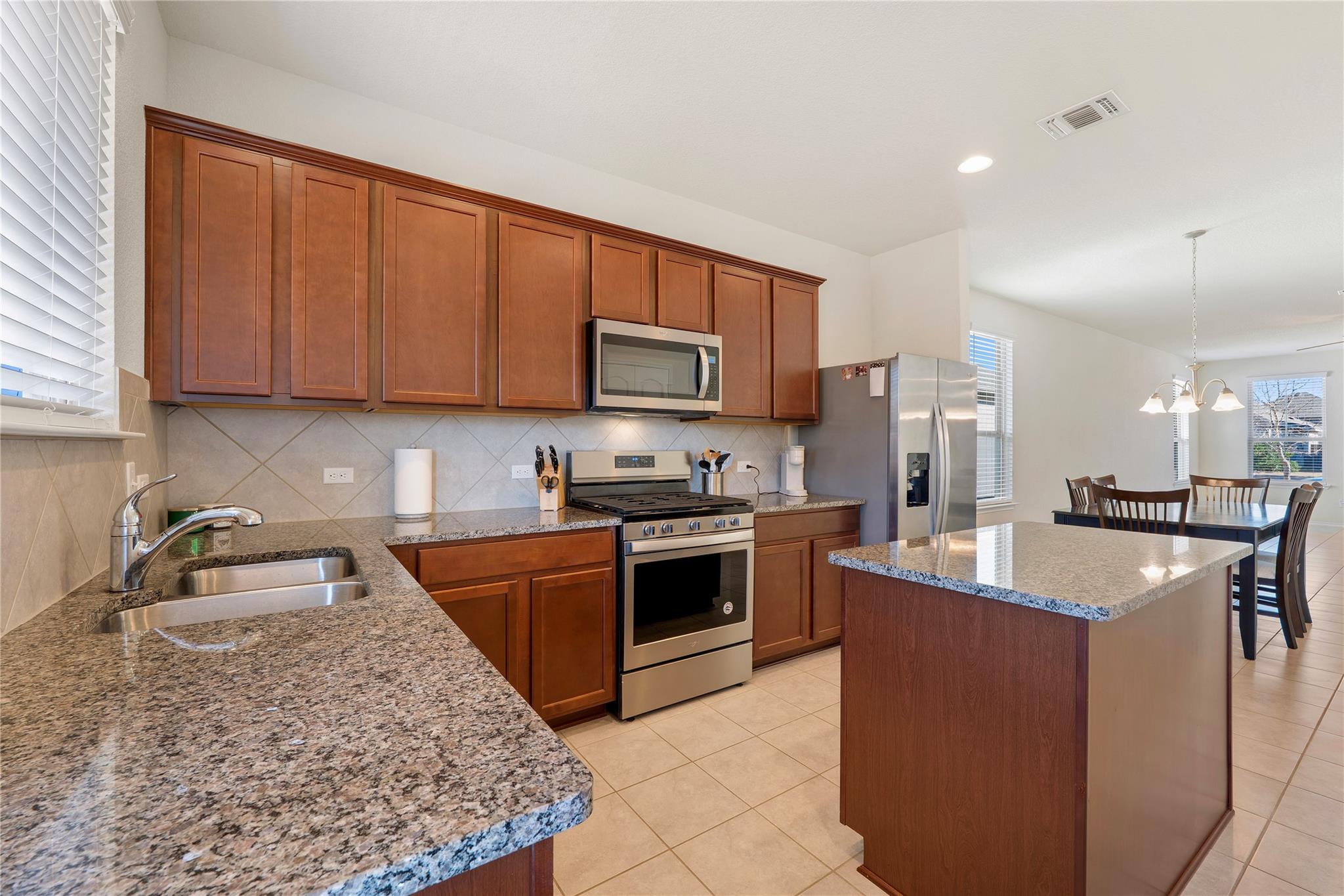 612 Reinhardt Blvd, Georgetown, TX 78626