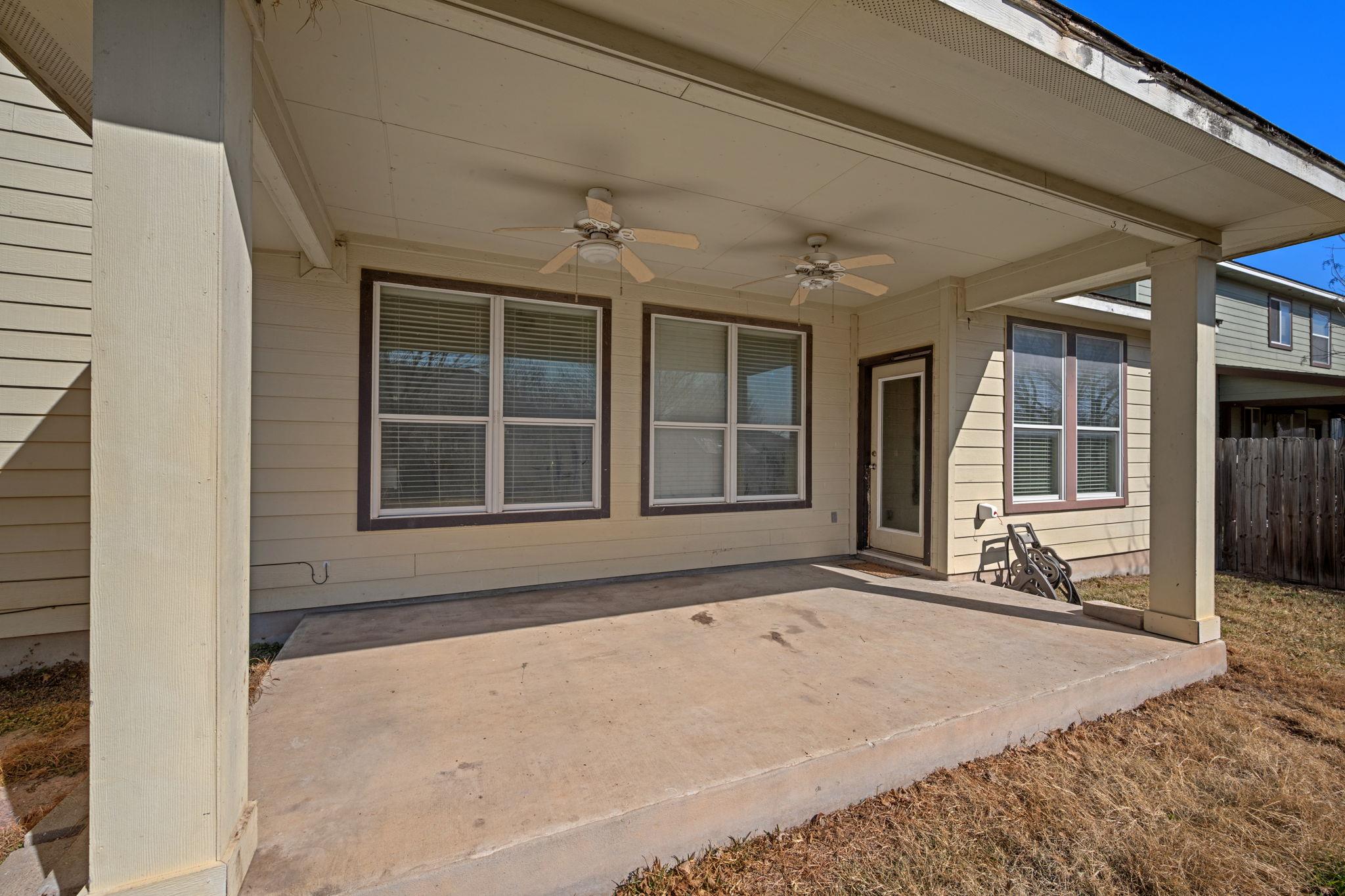 203 Holland St, Hutto, TX 78634