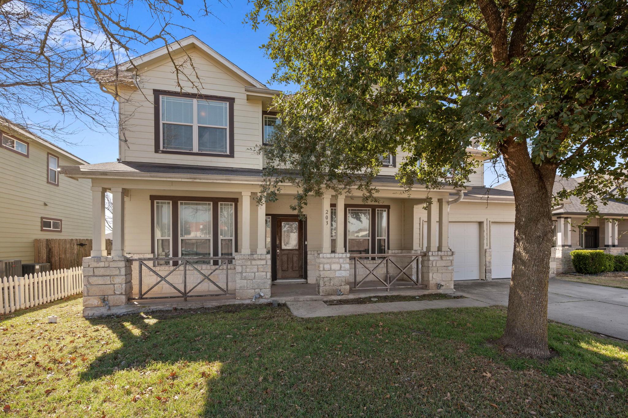 203 Holland St, Hutto, TX 78634
