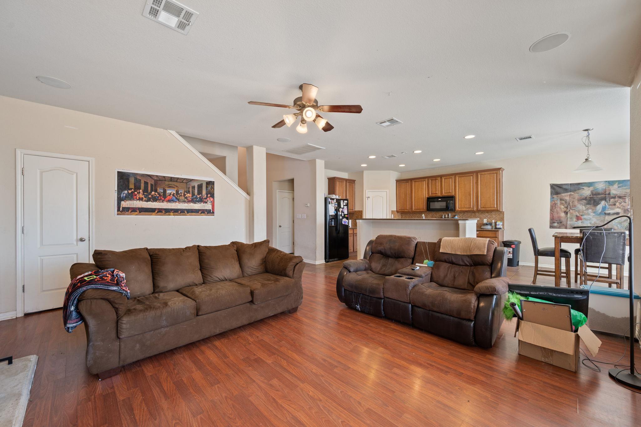 203 Holland St, Hutto, TX 78634