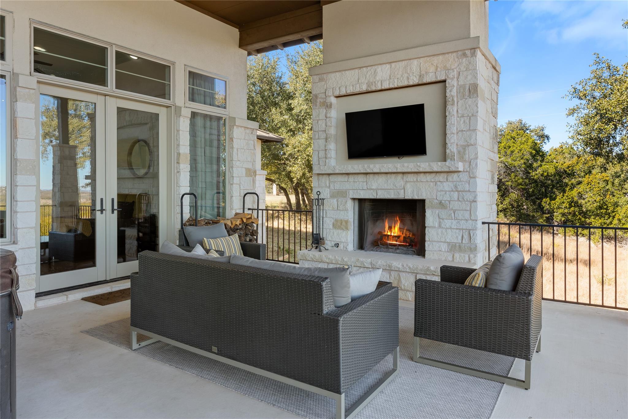 1821 Overland Stage Rd, Dripping Springs, TX 78620