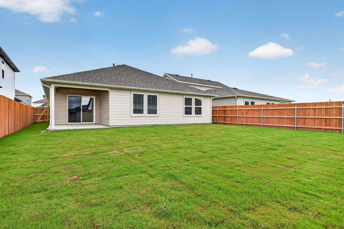 203 Makinaw Rd, Hutto, TX 78634