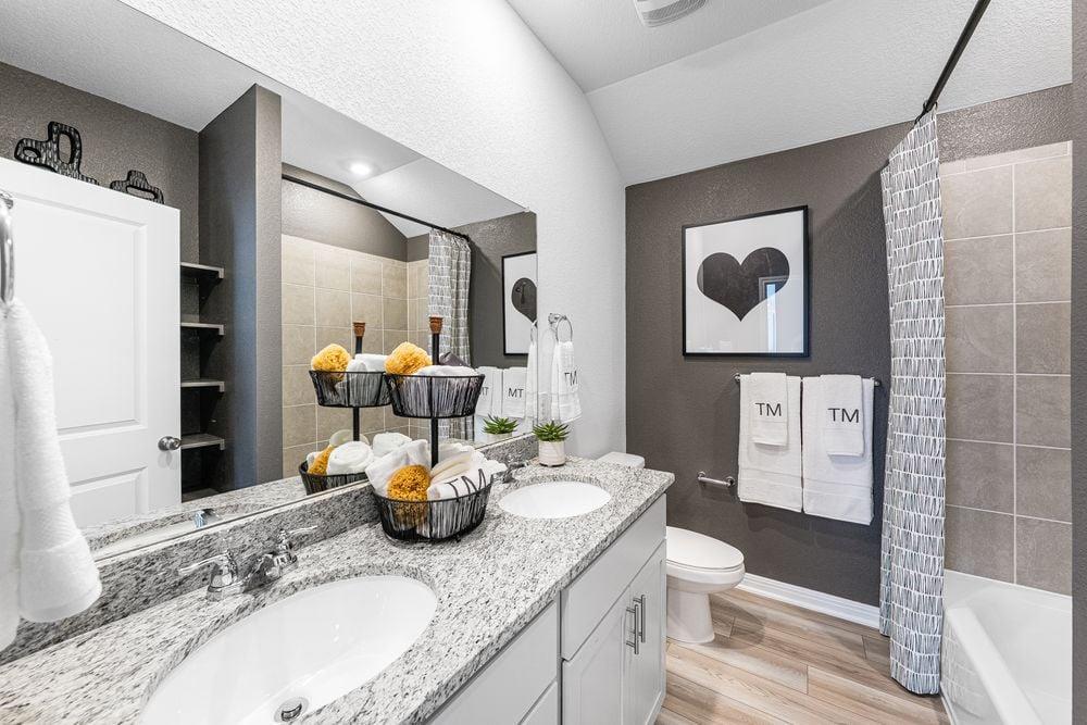 203 Makinaw Rd, Hutto, TX 78634