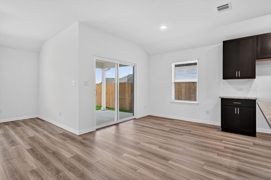 203 Makinaw Rd, Hutto, TX 78634