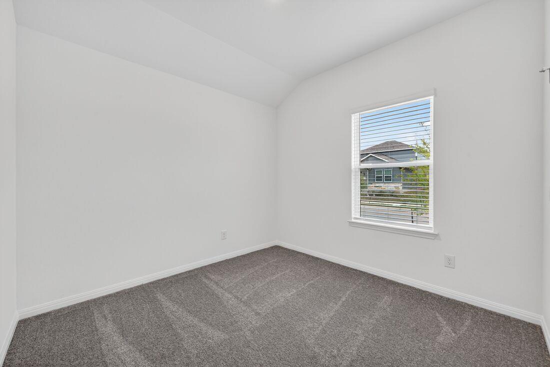 203 Makinaw Rd, Hutto, TX 78634