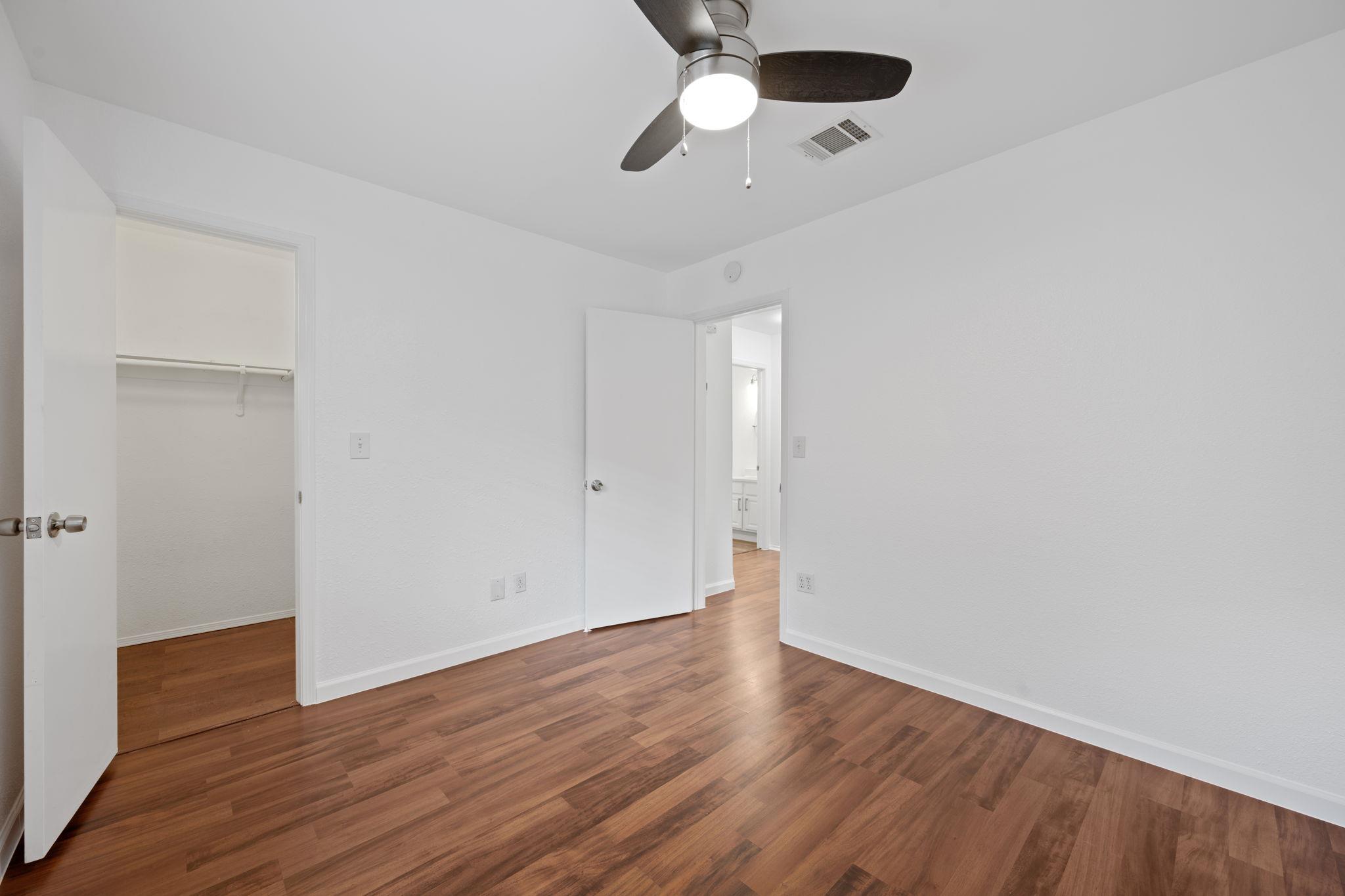 8112 Nairn Dr, Austin, TX 78749