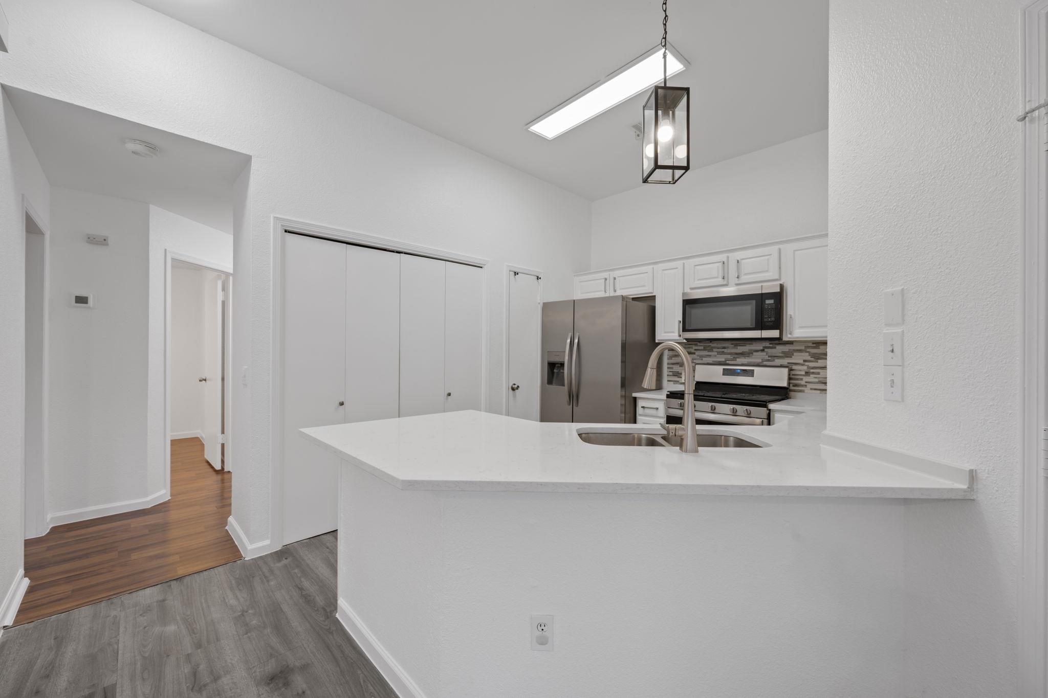 8112 Nairn Dr, Austin, TX 78749