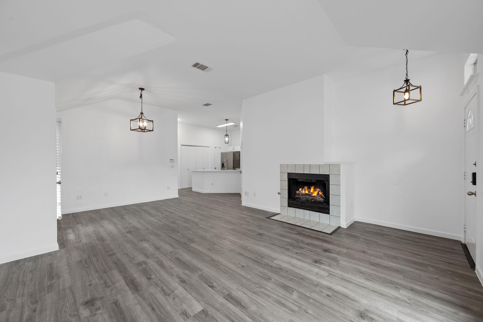 8112 Nairn Dr, Austin, TX 78749