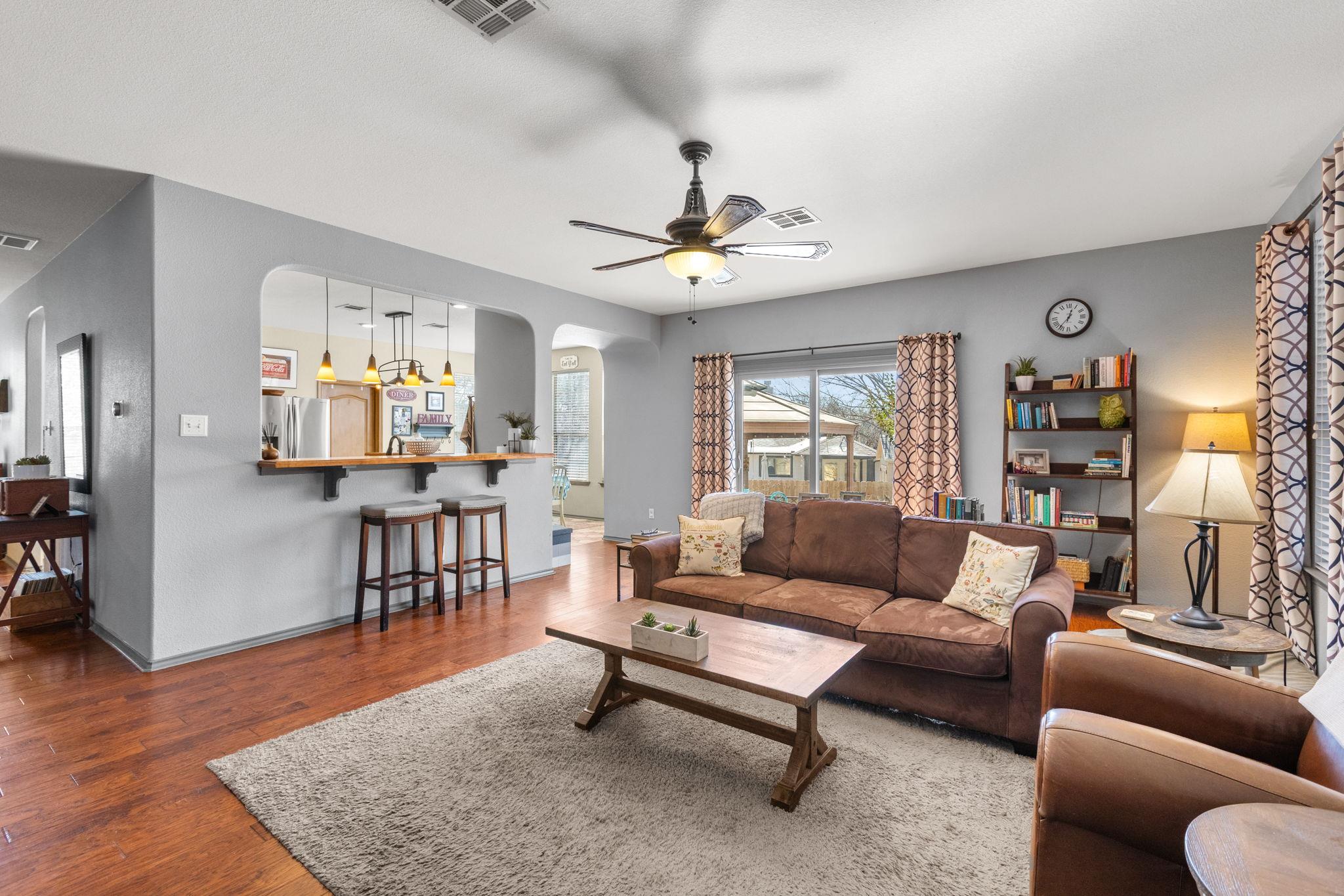 4405 Woodstock Dr, Georgetown, TX 78633