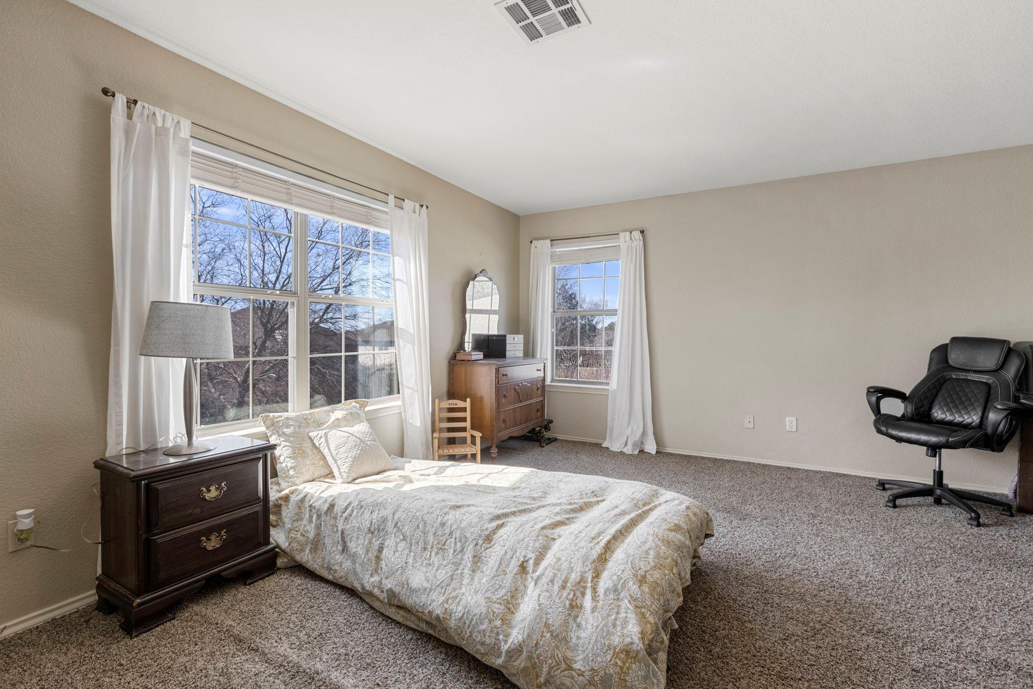 4405 Woodstock Dr, Georgetown, TX 78633