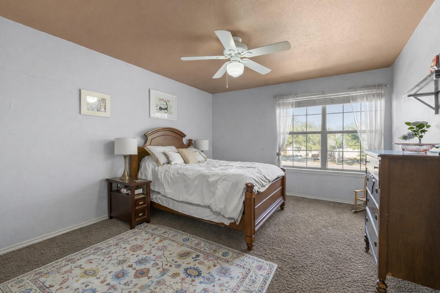 4405 Woodstock Dr, Georgetown, TX 78633