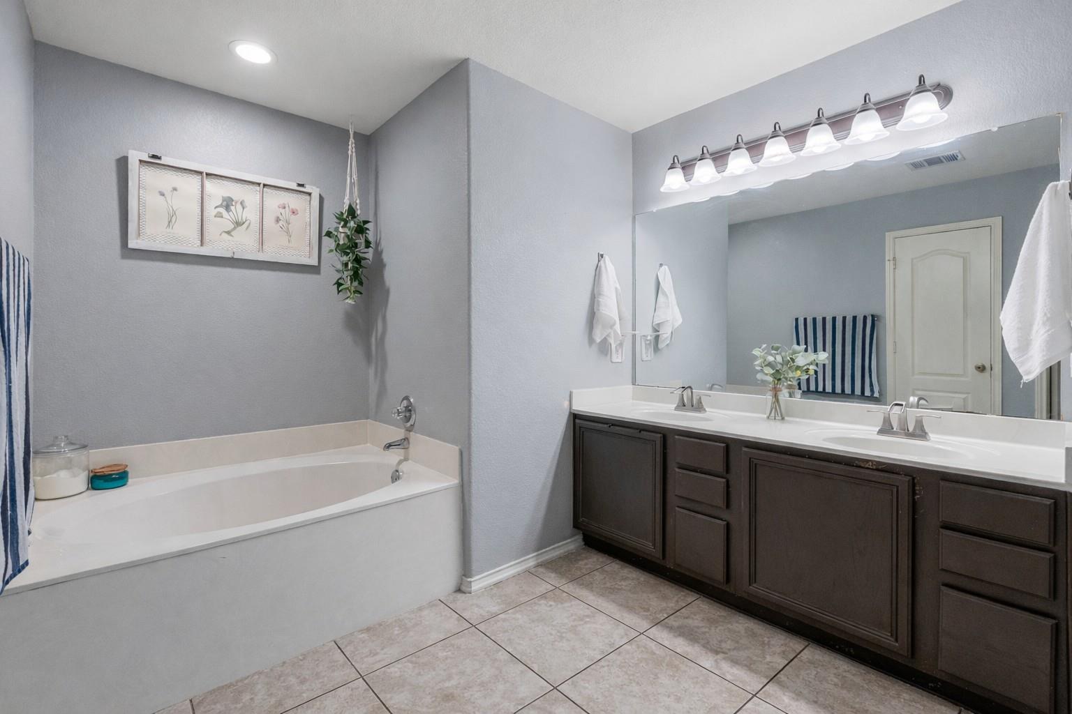 4405 Woodstock Dr, Georgetown, TX 78633