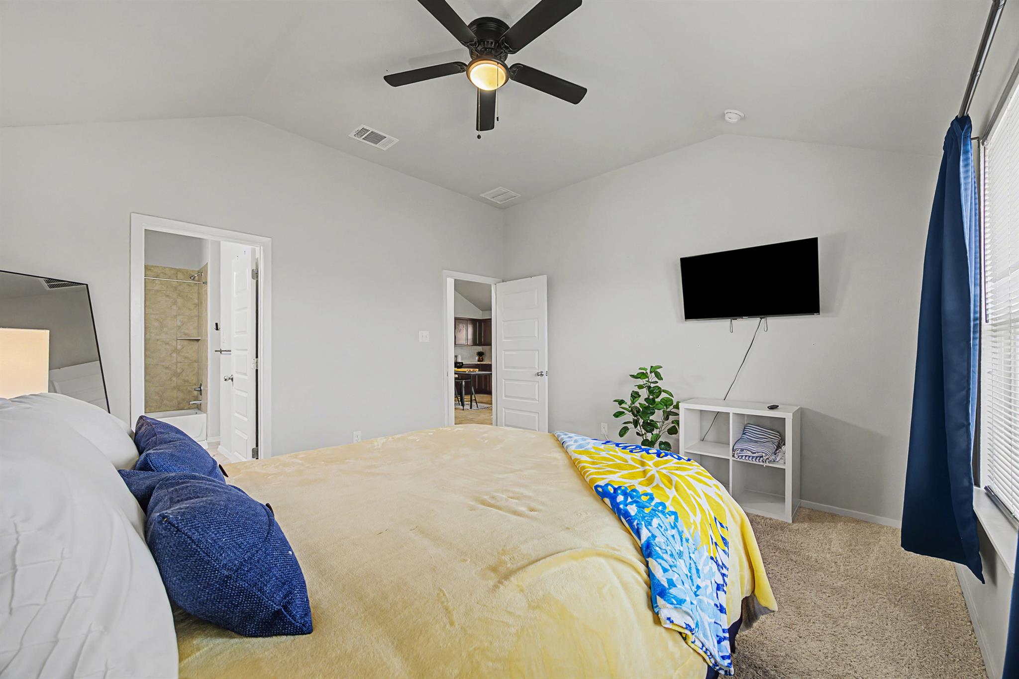 425 Spiny Lizard Ln, San Marcos, TX 78666