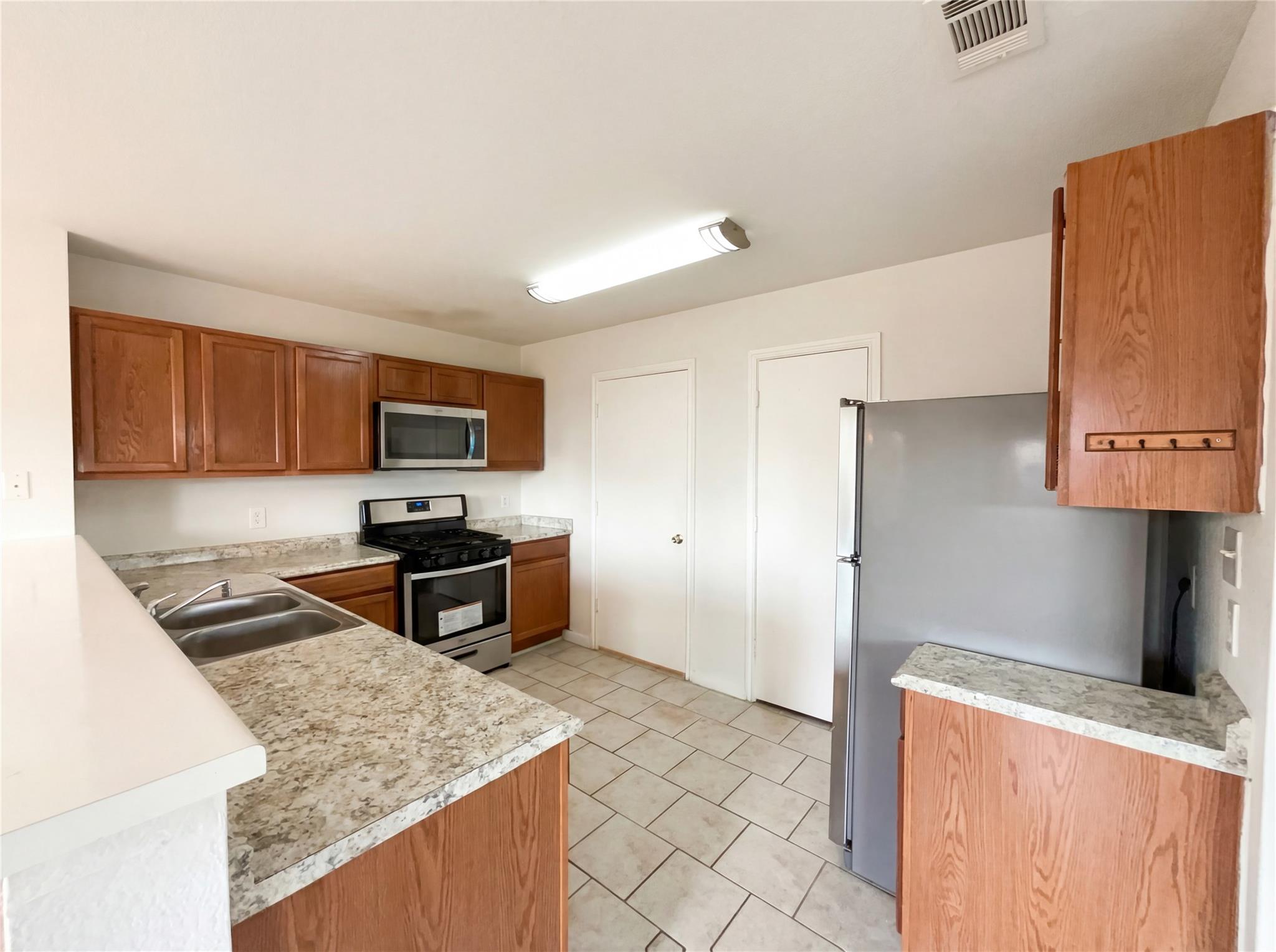 11813 Plains Valley Dr, Del Valle, TX 78617