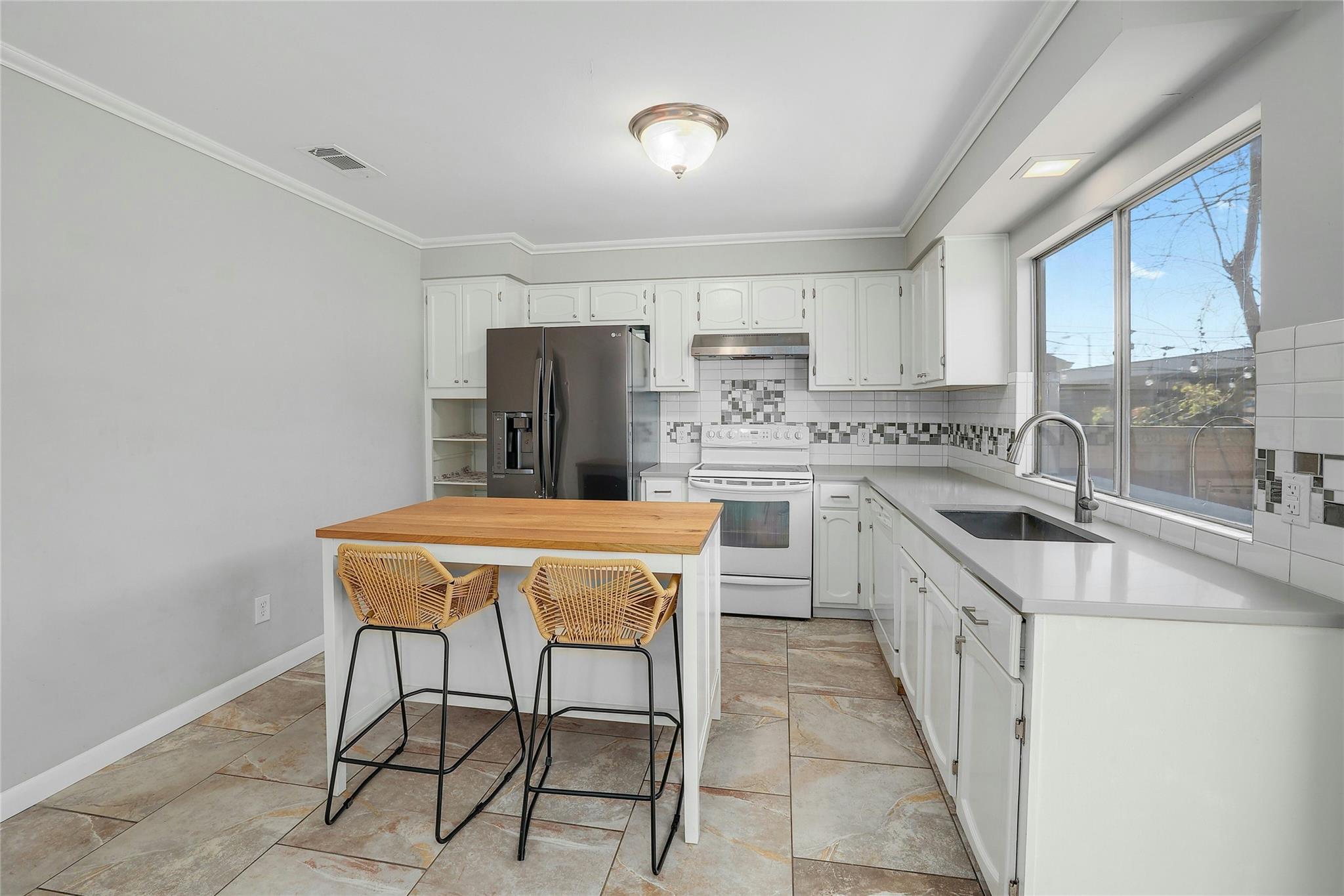 2002 Millay Dr # 118, Austin, TX 78752