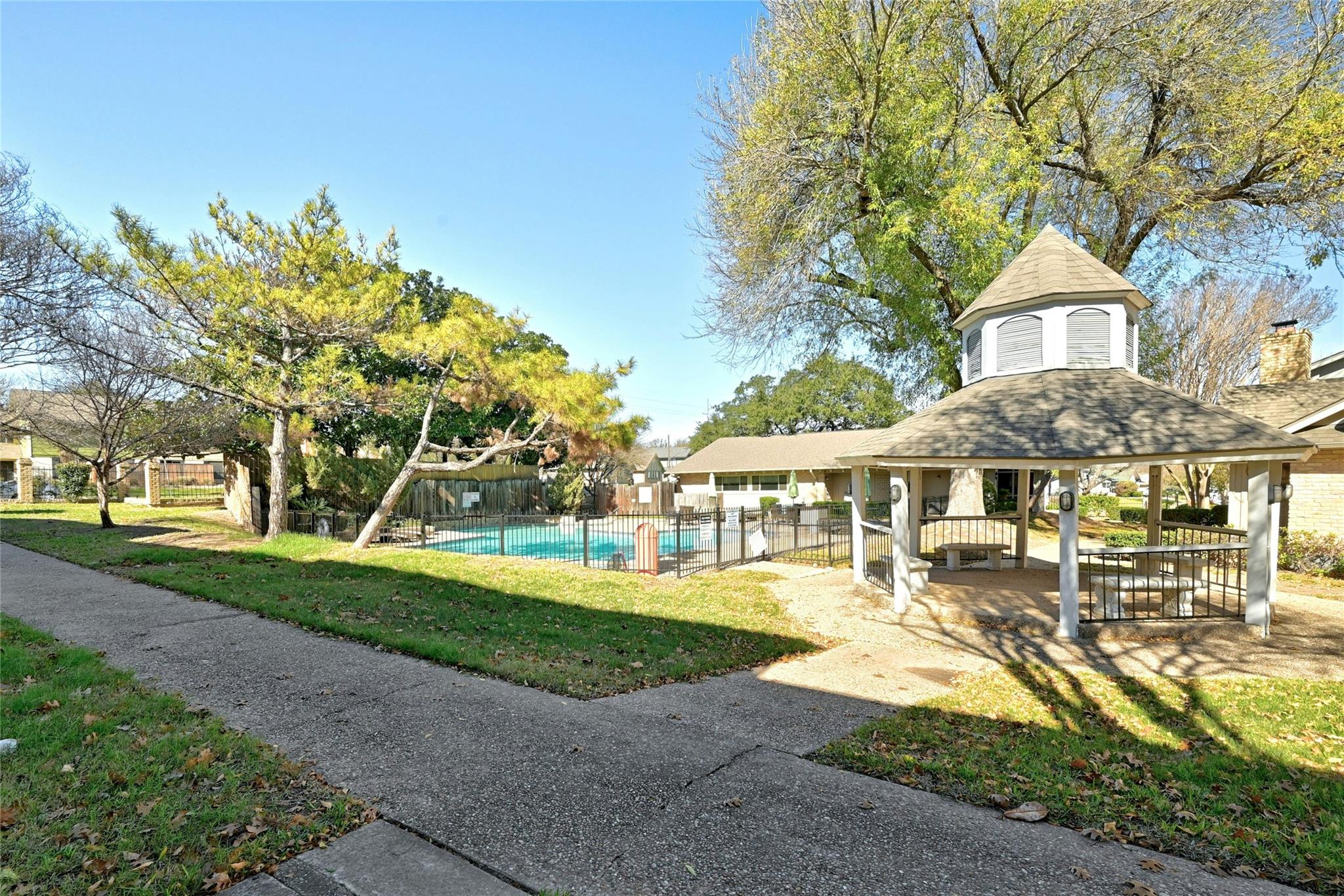 2002 Millay Dr # 118, Austin, TX 78752