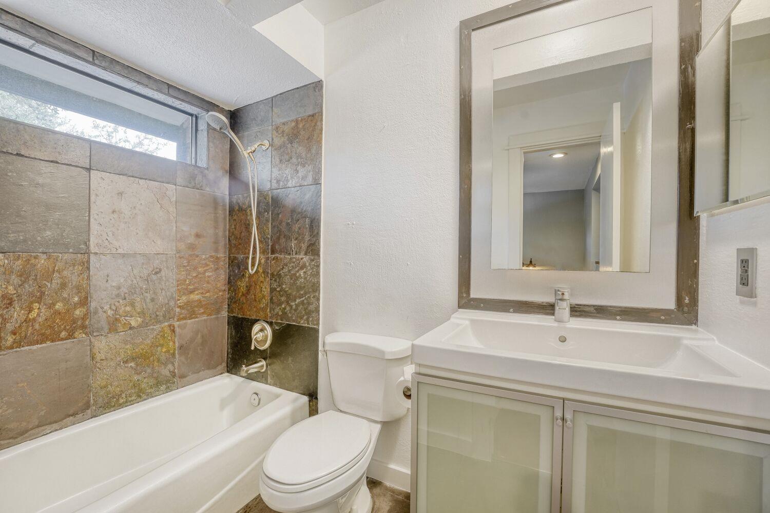 8200 Neely Dr # 214, Austin, TX 78759