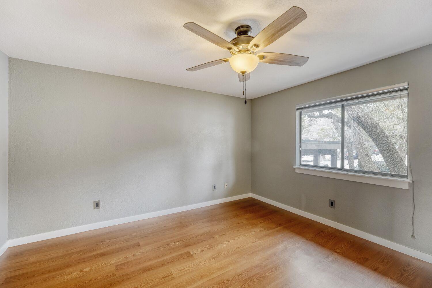 8200 Neely Dr # 214, Austin, TX 78759