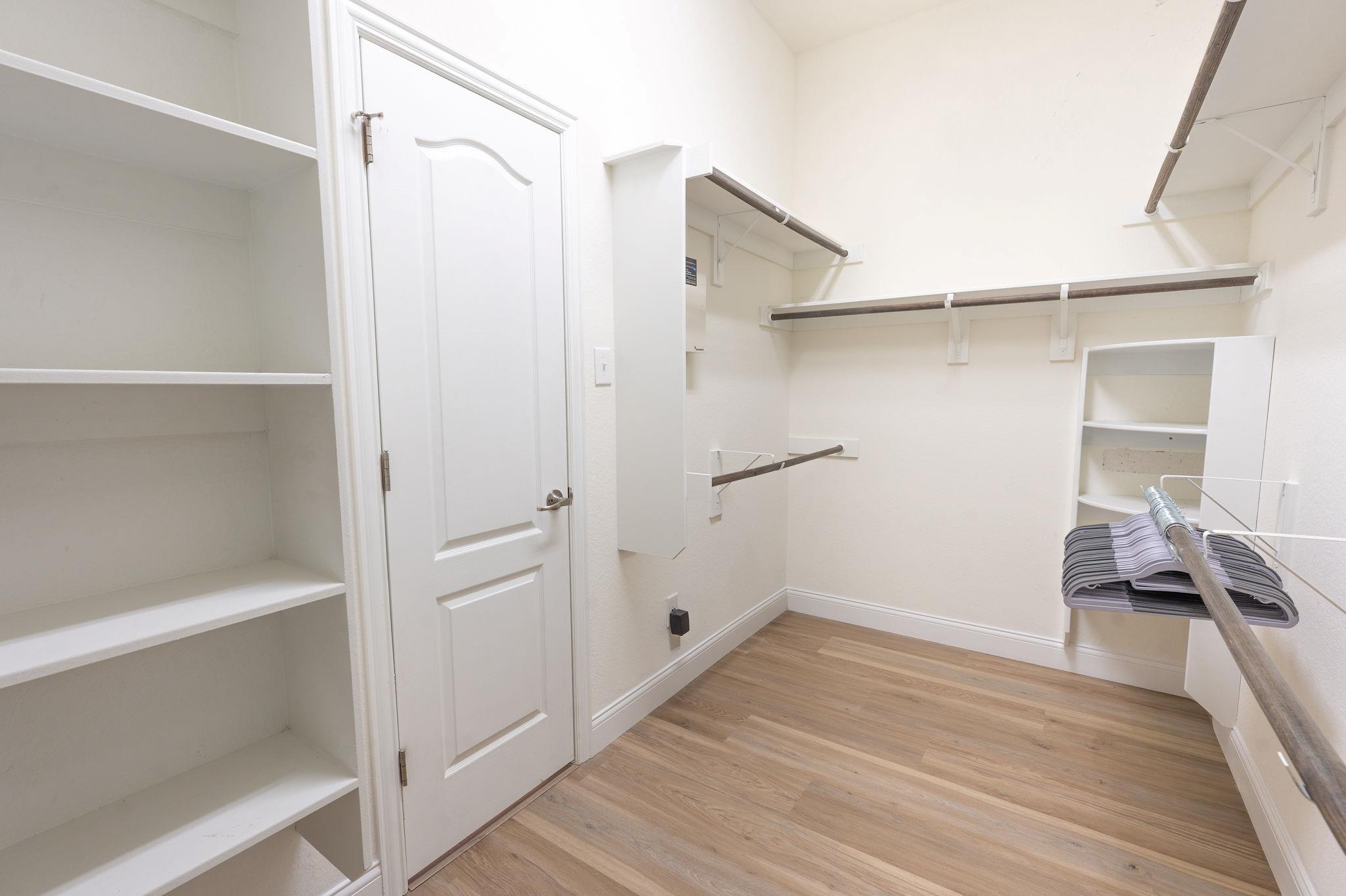 156 Pine Island Ln, Leander, TX 78641