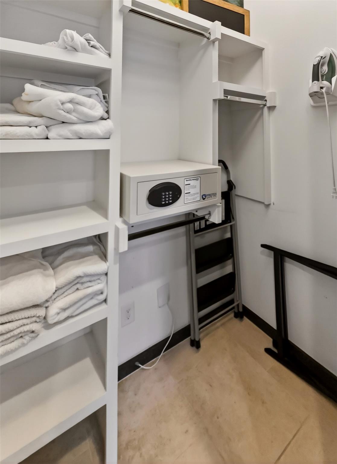 2113 Barbaro Way unit 17 Way # 17, Spicewood, TX 78669