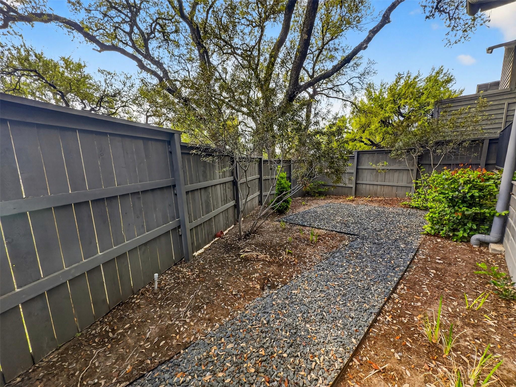 2113 Barbaro Way unit 17 Way # 17, Spicewood, TX 78669