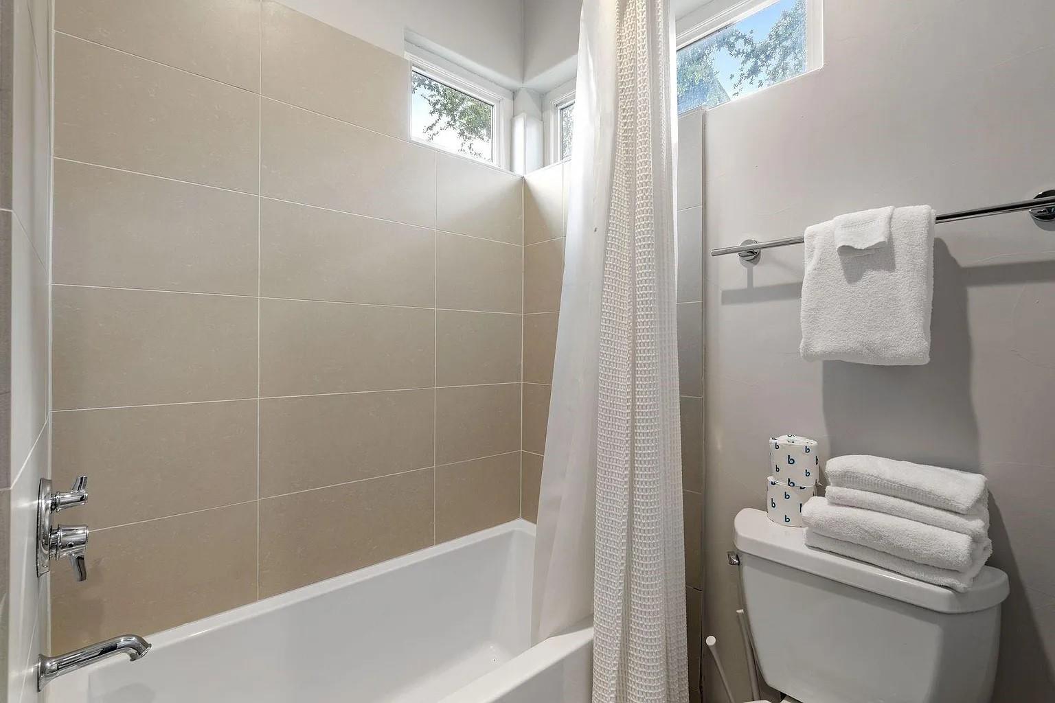 2113 Barbaro Way unit 17 Way # 17, Spicewood, TX 78669