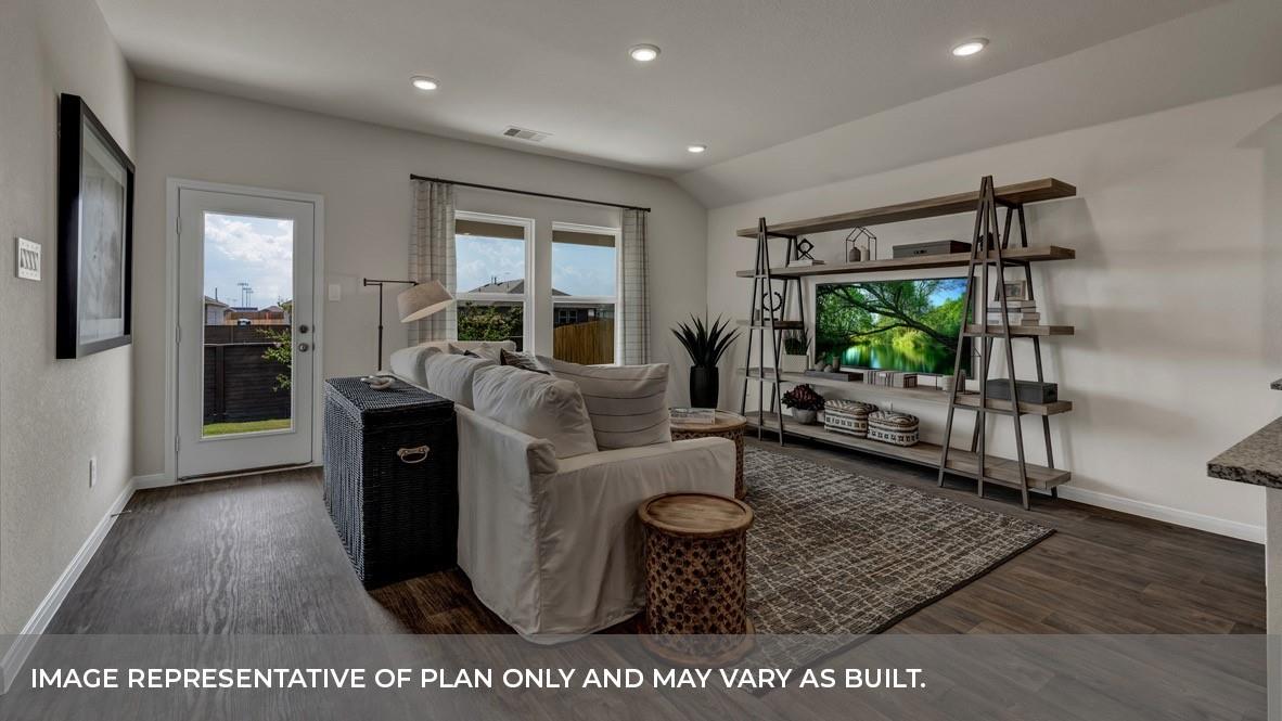 1308 Camden Ln, Lockhart, TX 78644