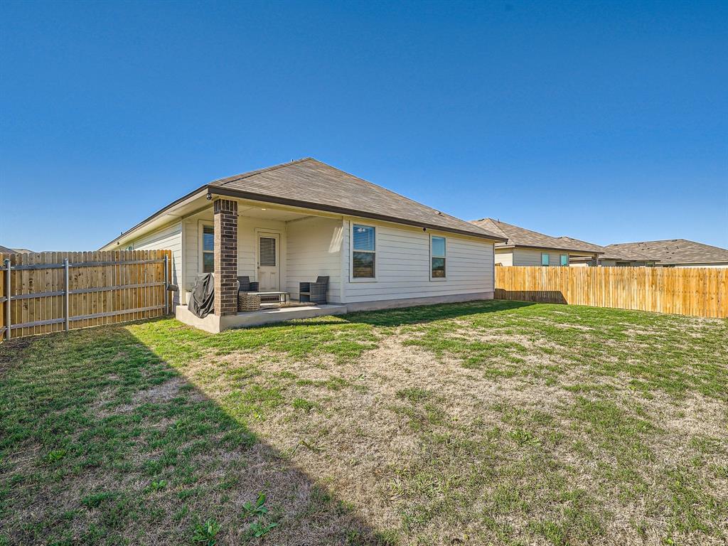 201 Break Ave, Taylor, TX 76574