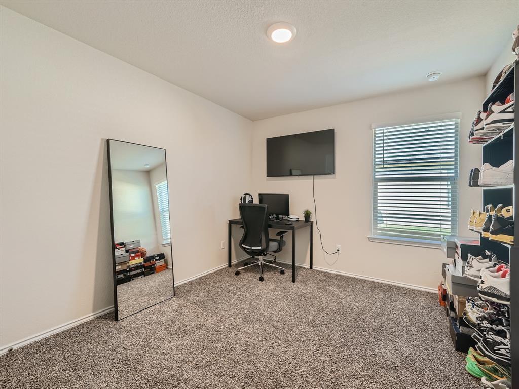 201 Break Ave, Taylor, TX 76574