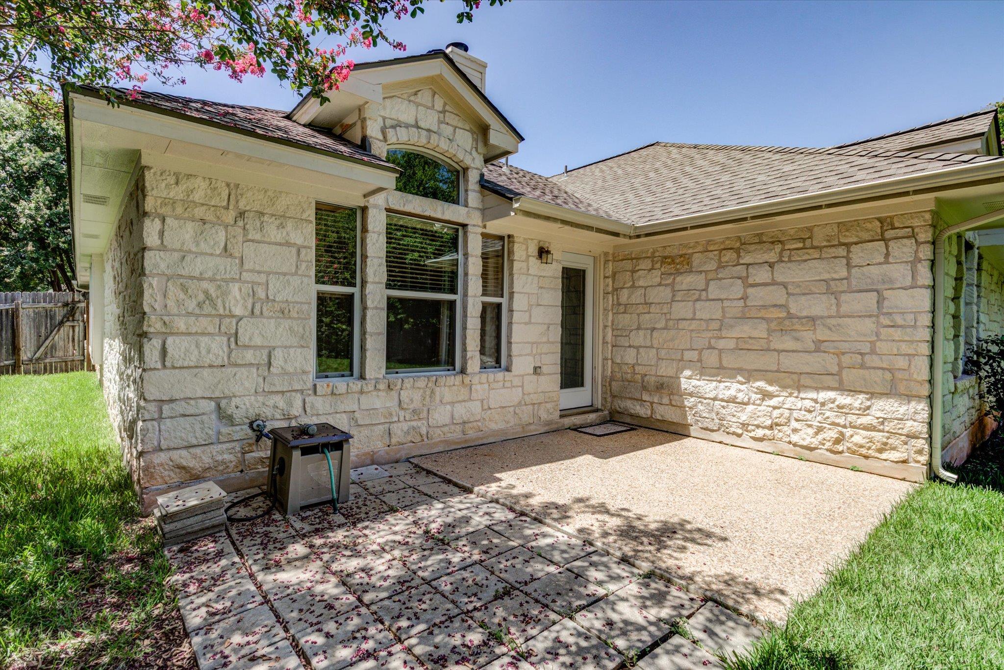 2023 Kimbrook Dr, Round Rock, TX 78681