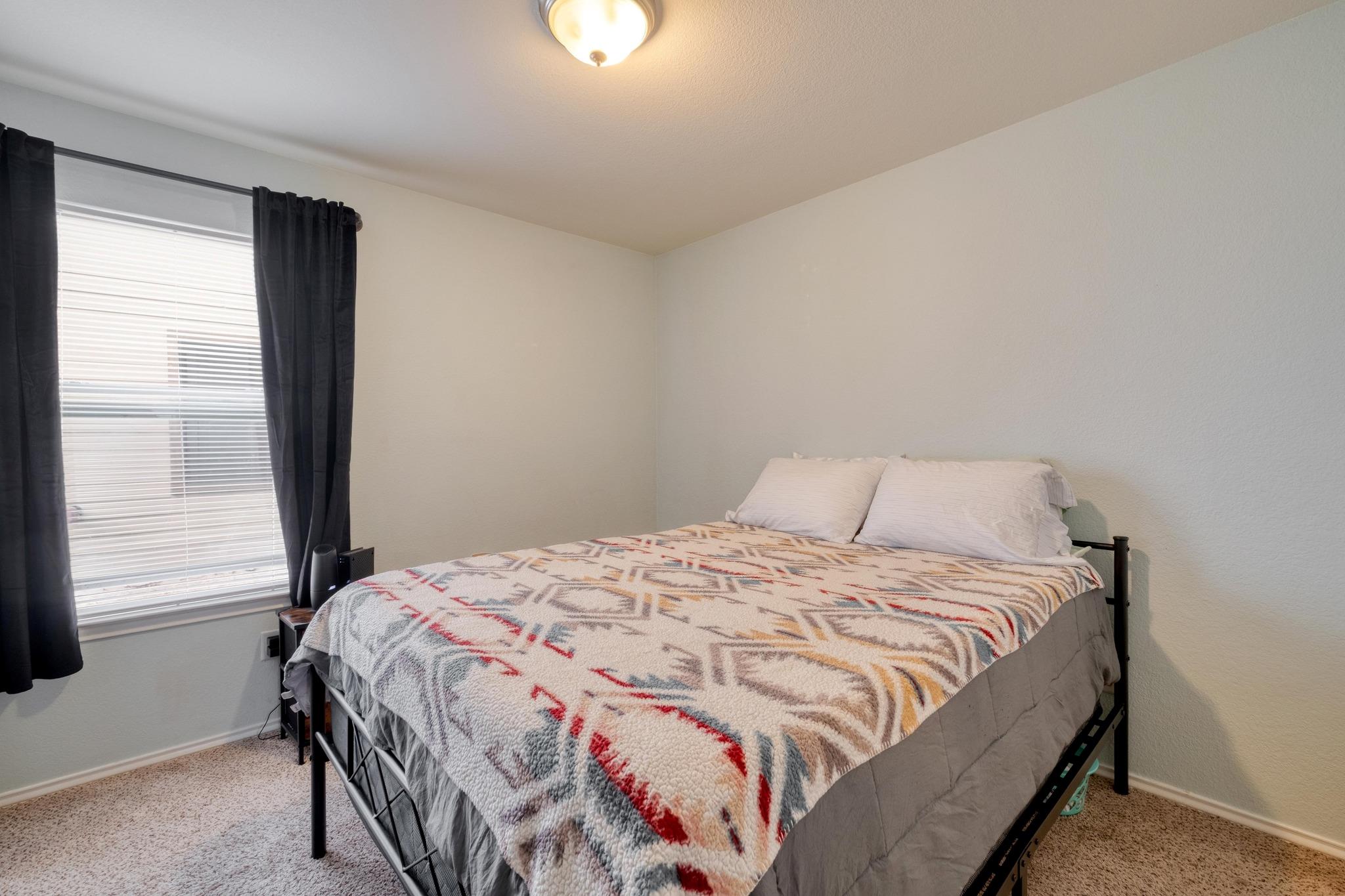 4302 Kings Canyon Dr, Taylor, TX 76574