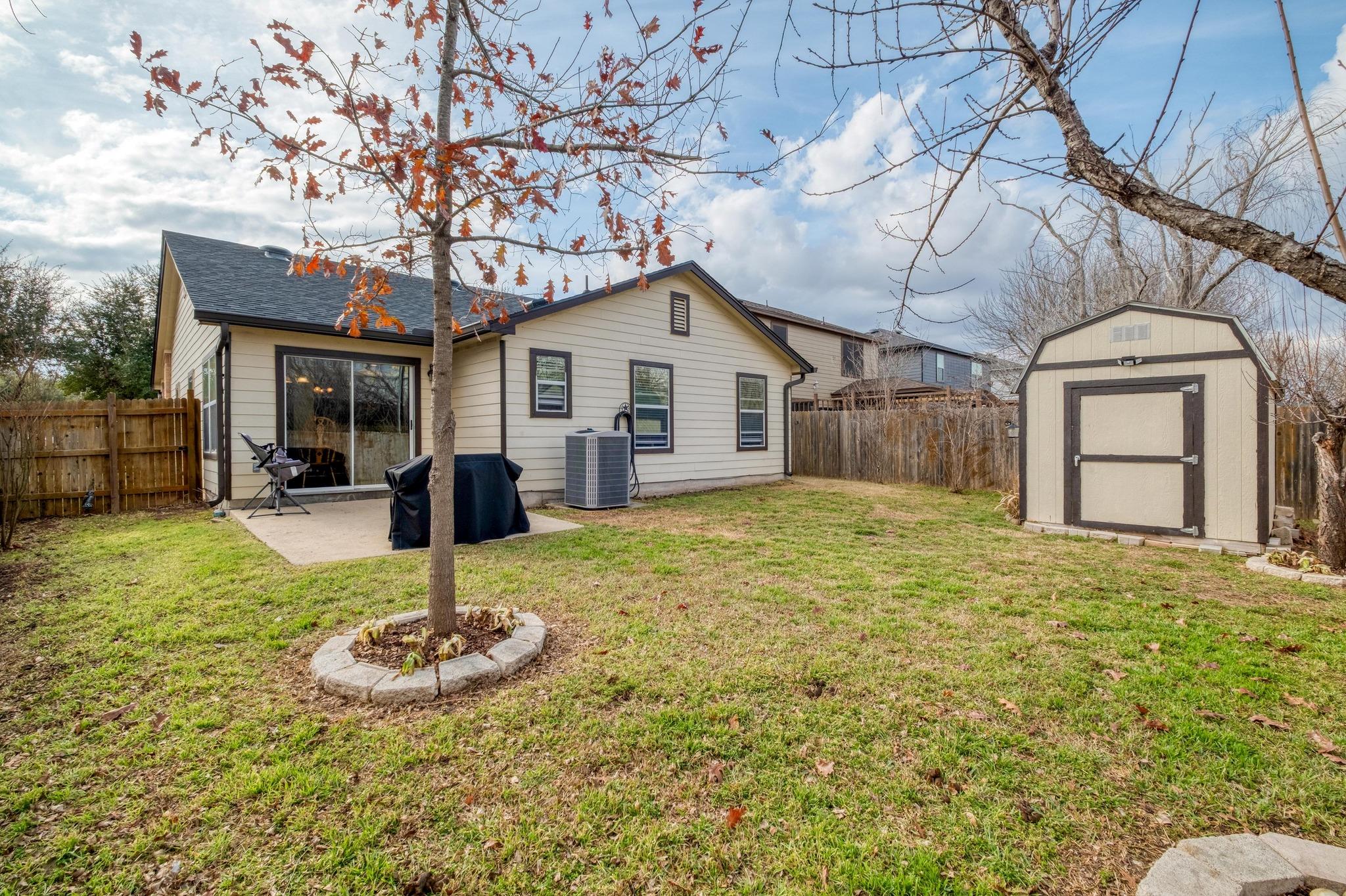 4302 Kings Canyon Dr, Taylor, TX 76574