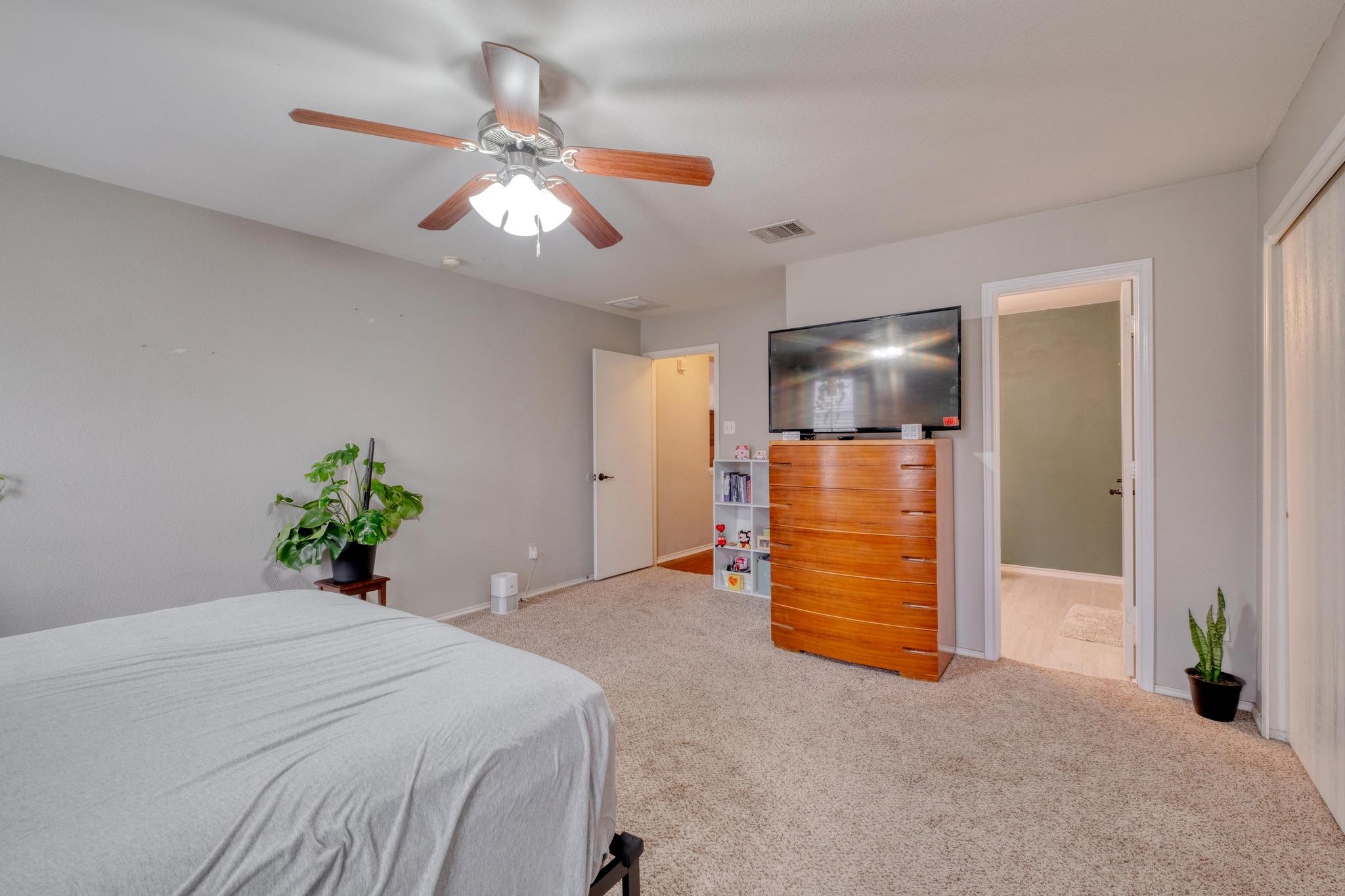 4302 Kings Canyon Dr, Taylor, TX 76574