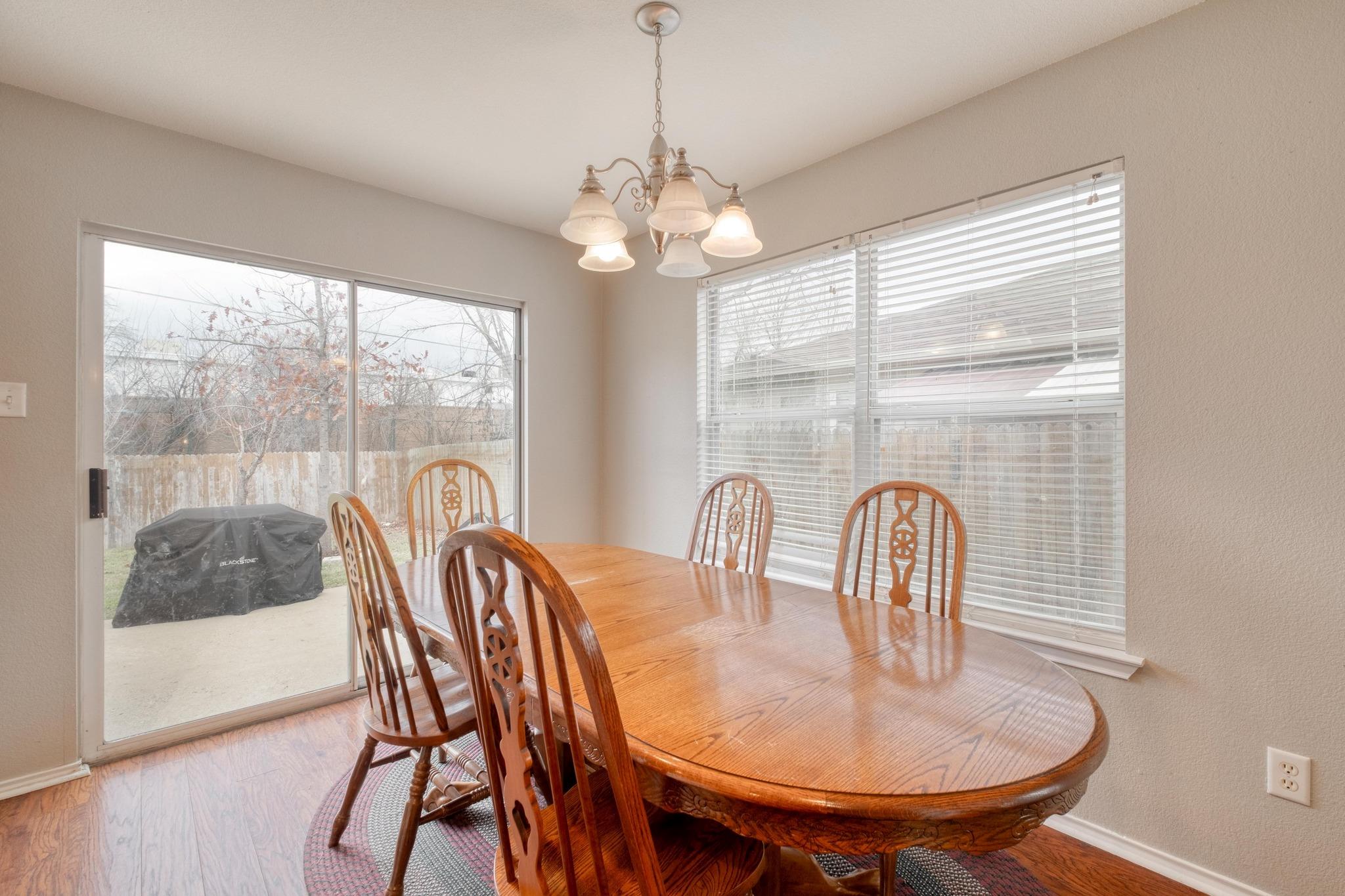 4302 Kings Canyon Dr, Taylor, TX 76574