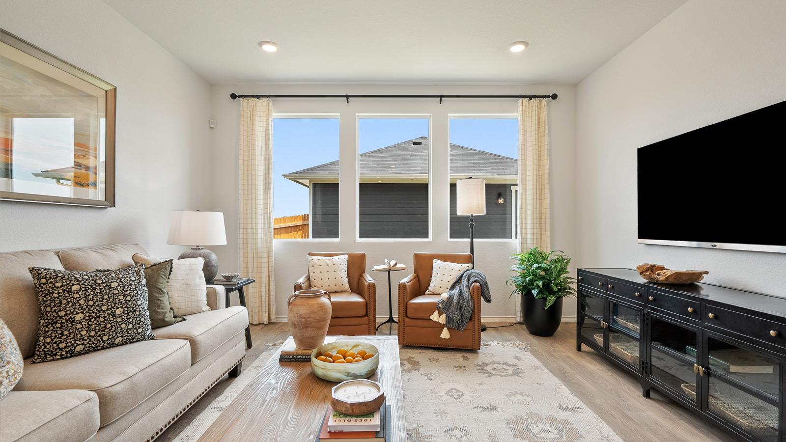 300 SANTO DOMINGO Rd, Bastrop, TX 78602