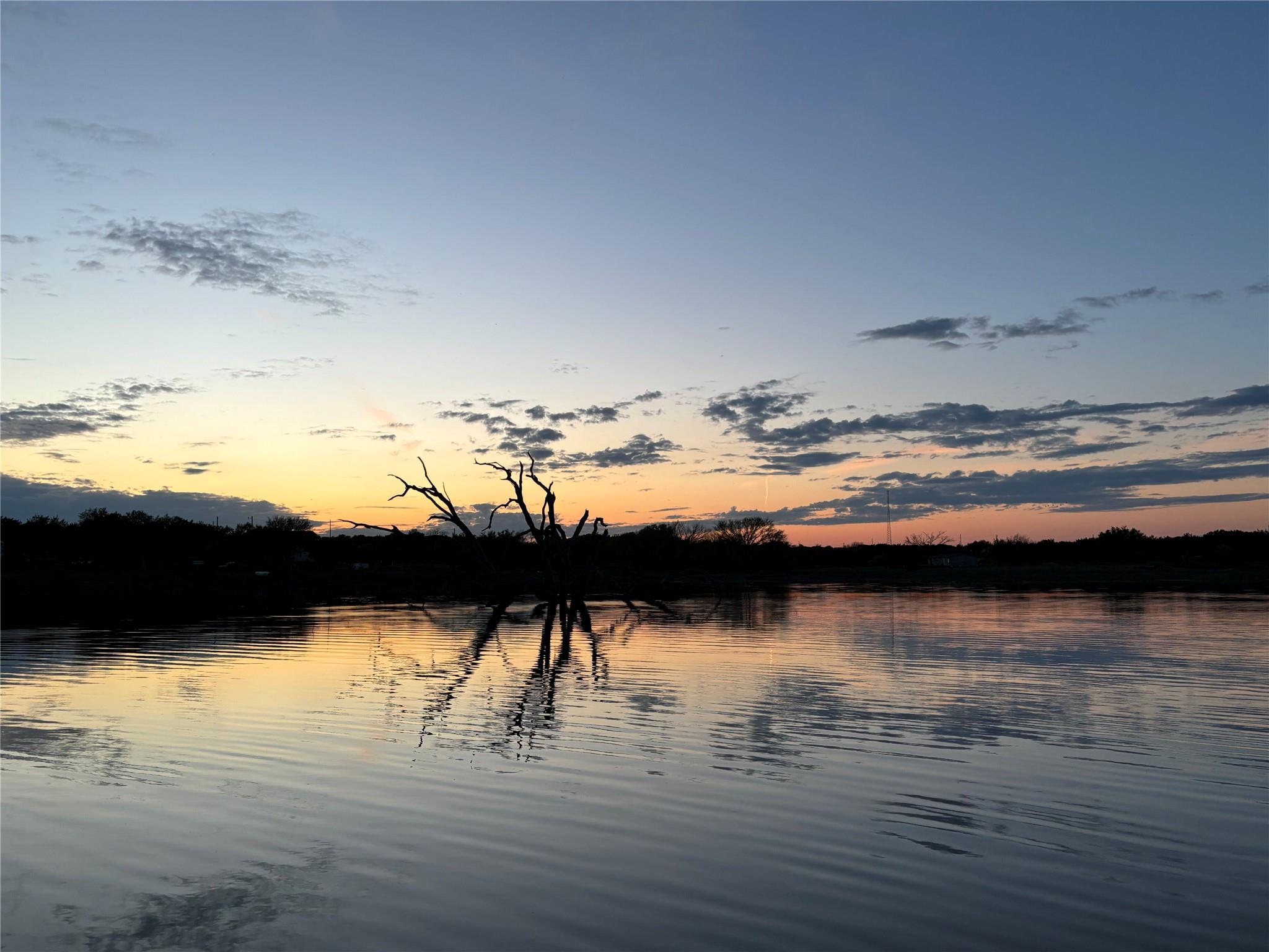 90 Lakeshore Rd, Bertram, TX 78605