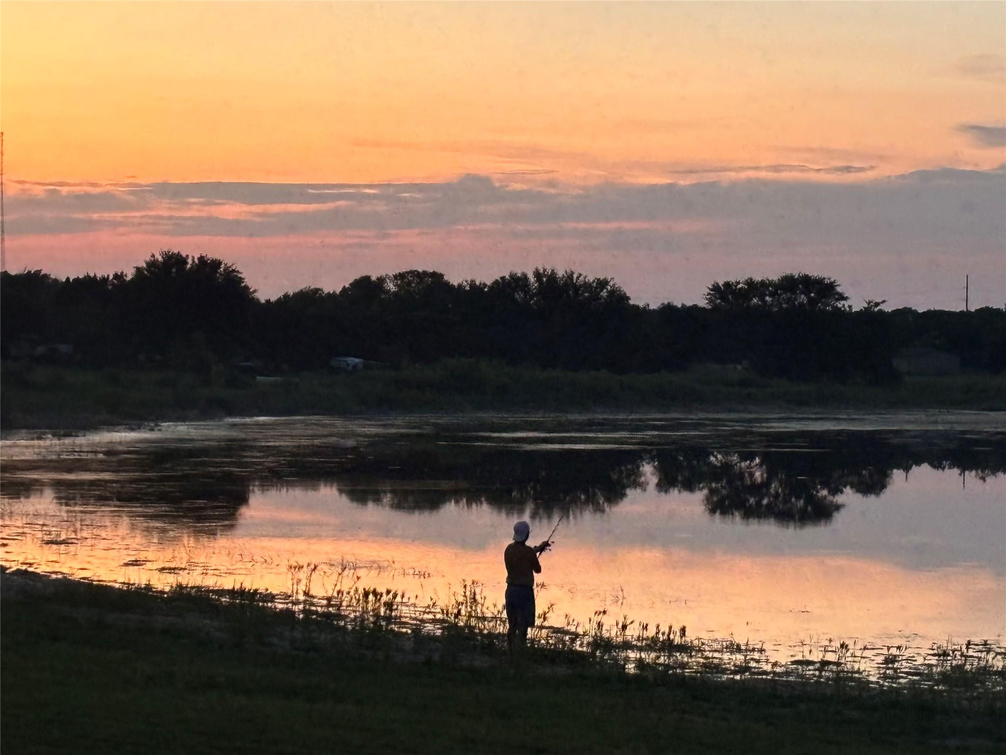 90 Lakeshore Rd, Bertram, TX 78605