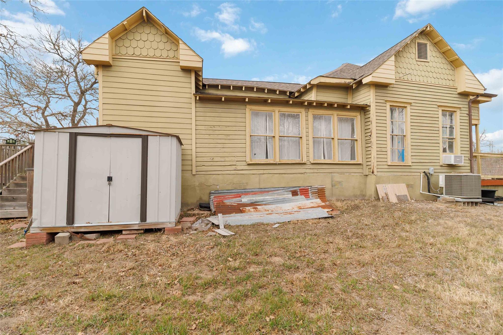 323 Cedar Ln, Cedar Creek, TX 78612