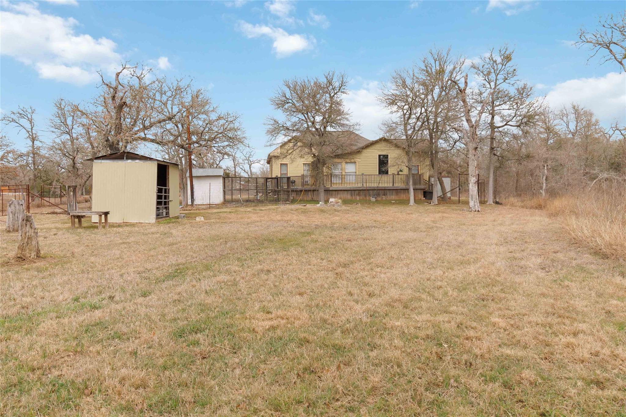 323 Cedar Ln, Cedar Creek, TX 78612