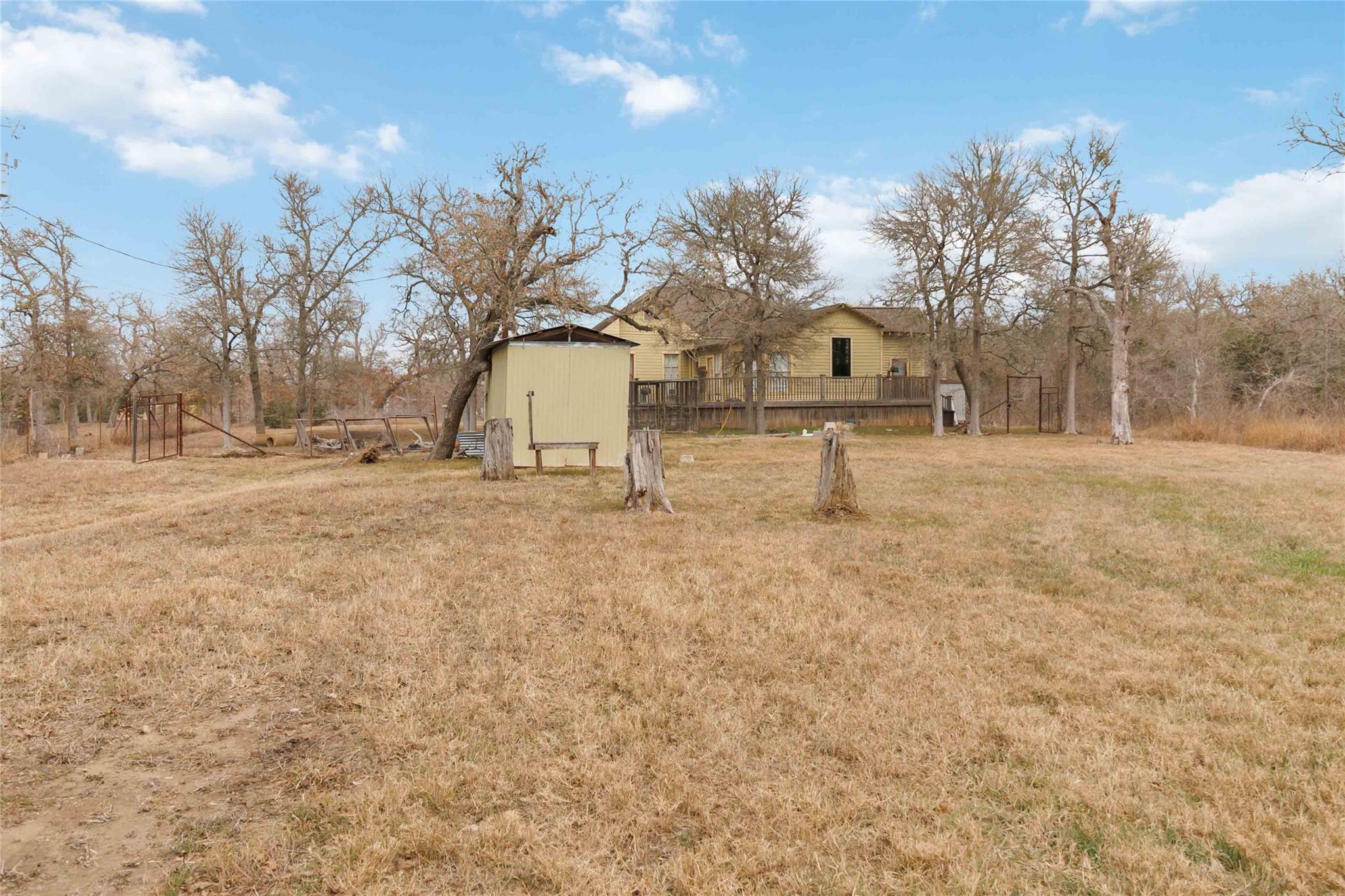 323 Cedar Ln, Cedar Creek, TX 78612